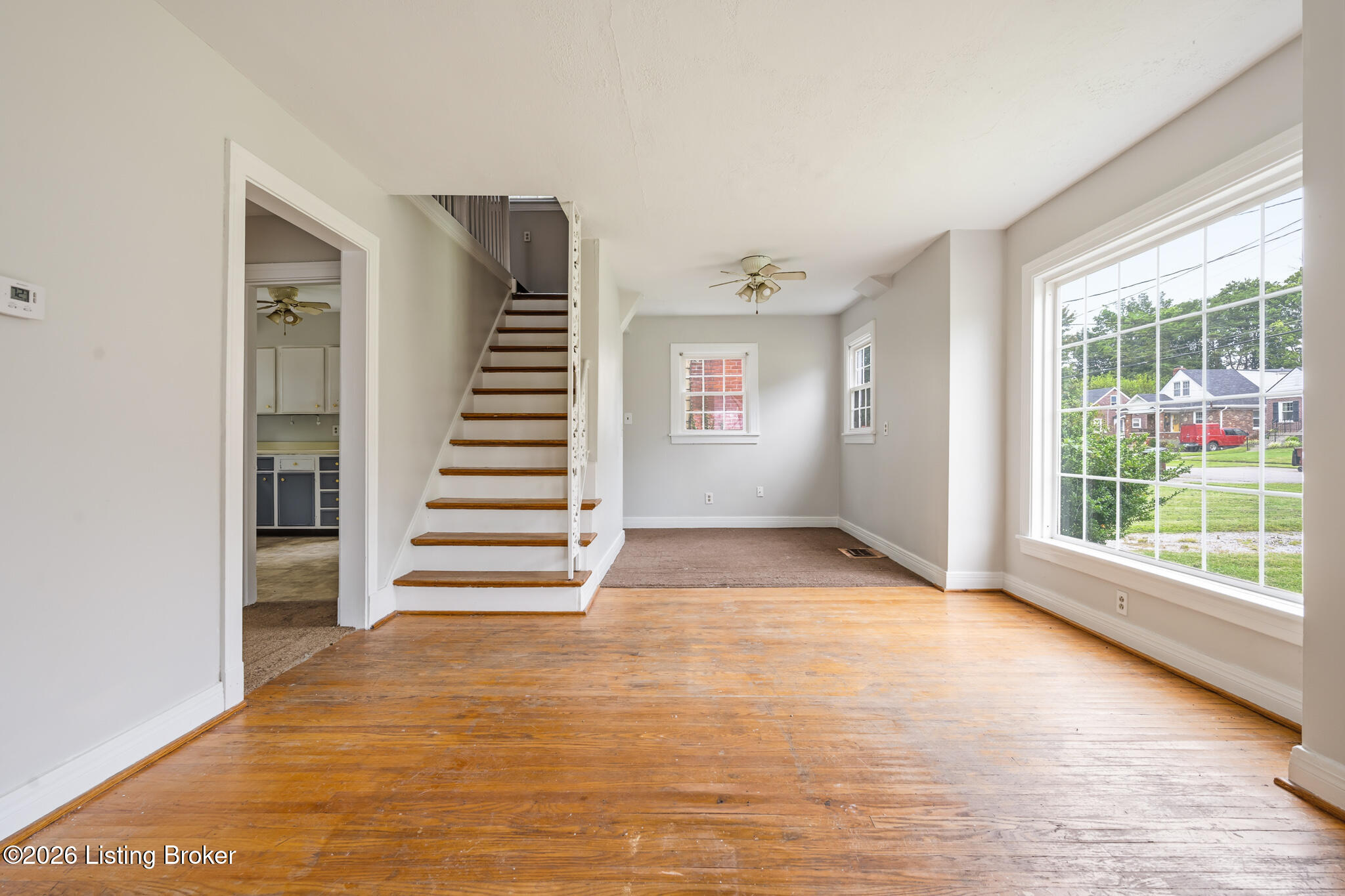 3936 Kennison Ave Property Photo 2