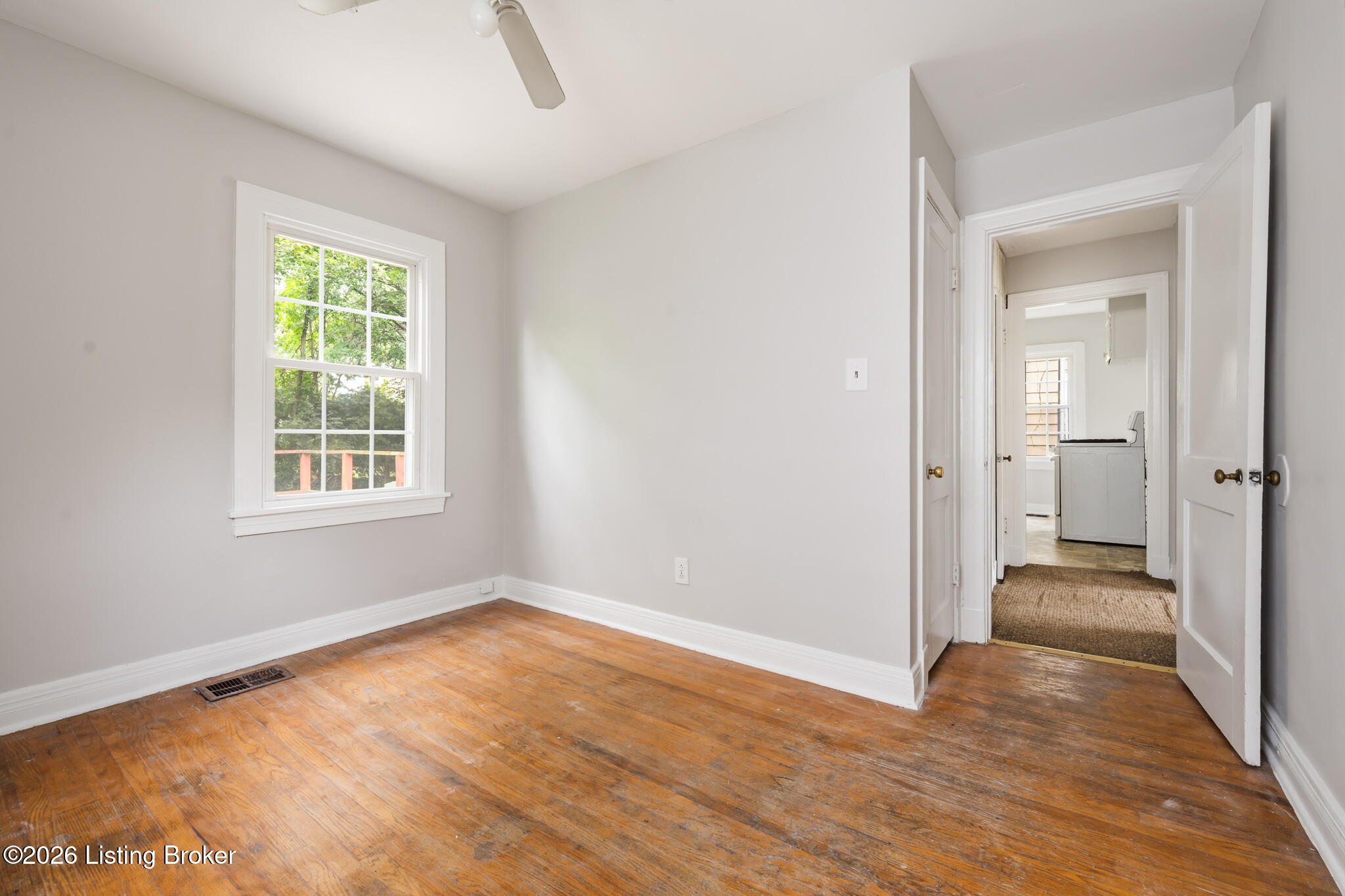 3936 Kennison Ave Property Photo 7