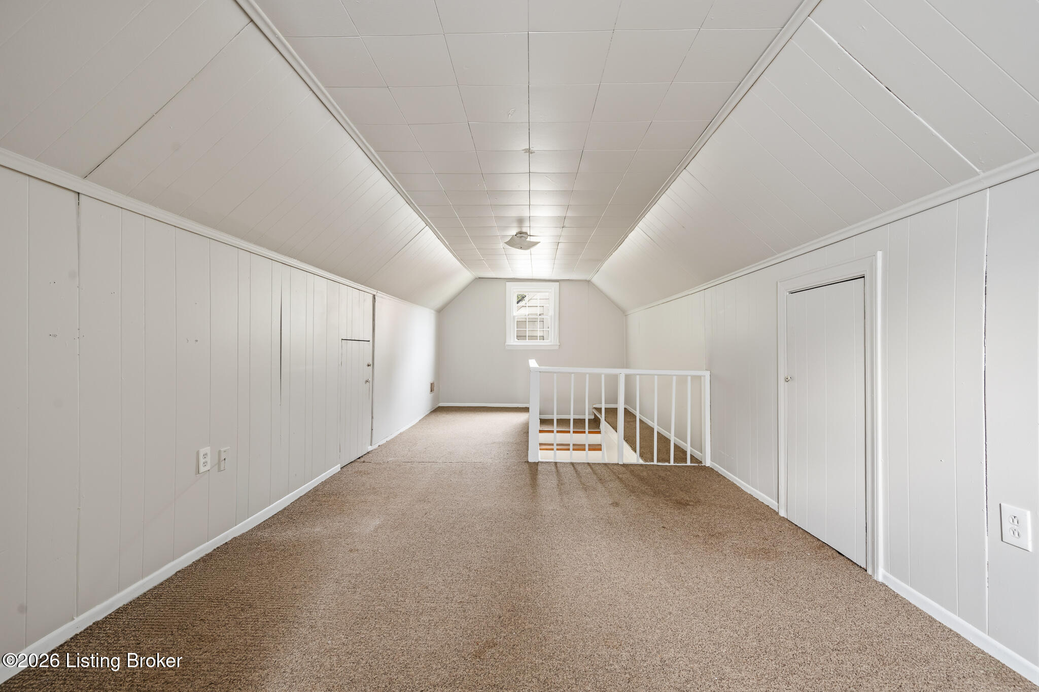 3936 Kennison Ave Property Photo 9