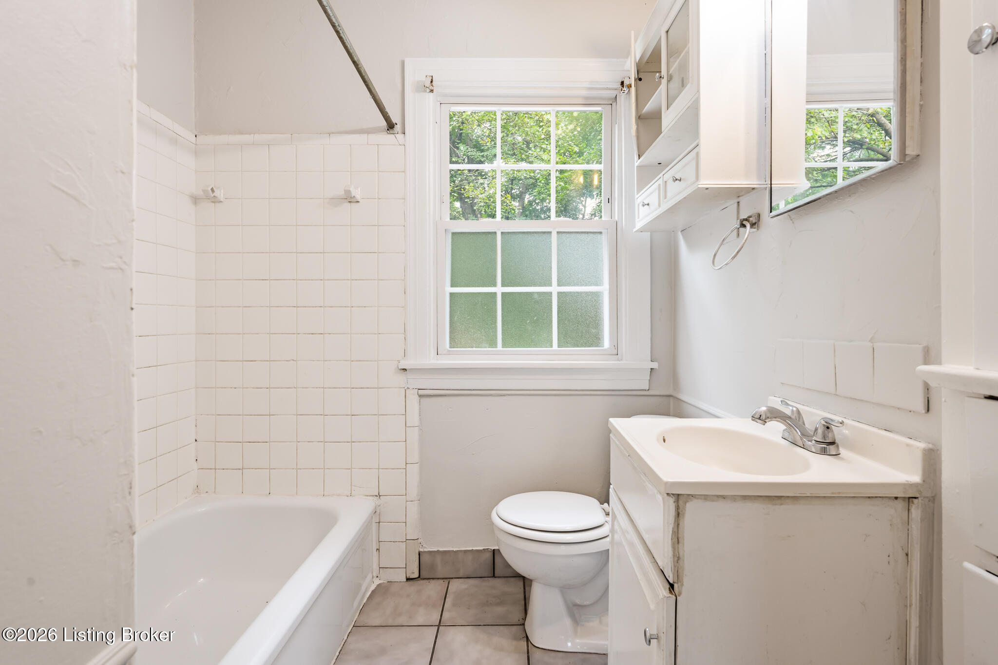 3936 Kennison Ave Property Photo 10