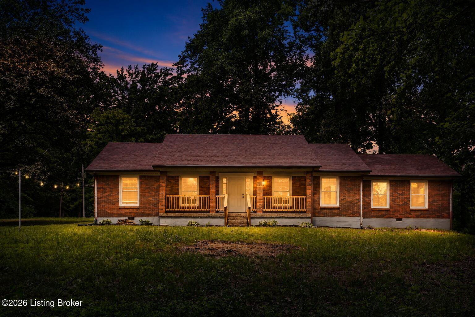 251 Colyer Ln Property Photo 1