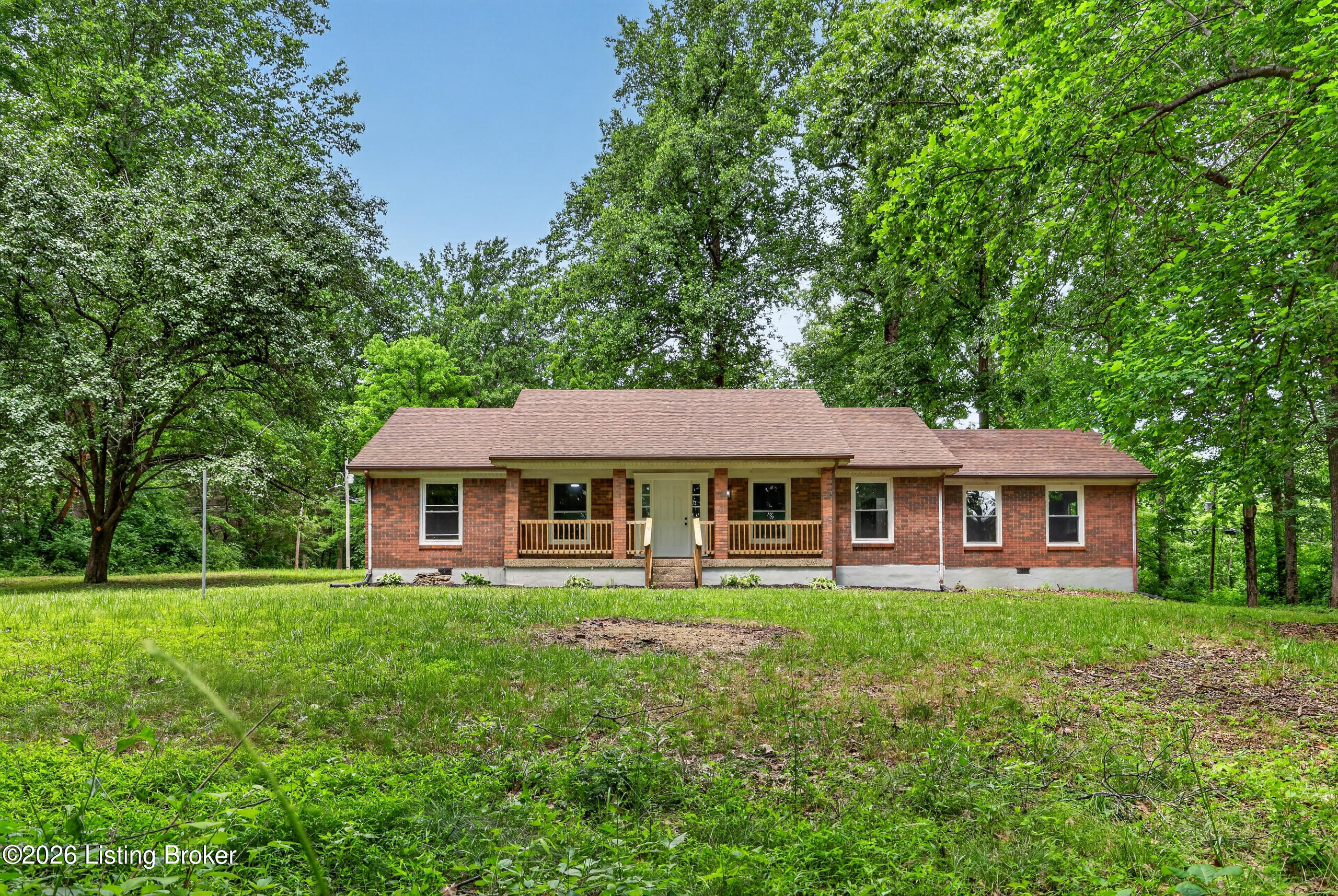 251 Colyer Ln Property Photo 2