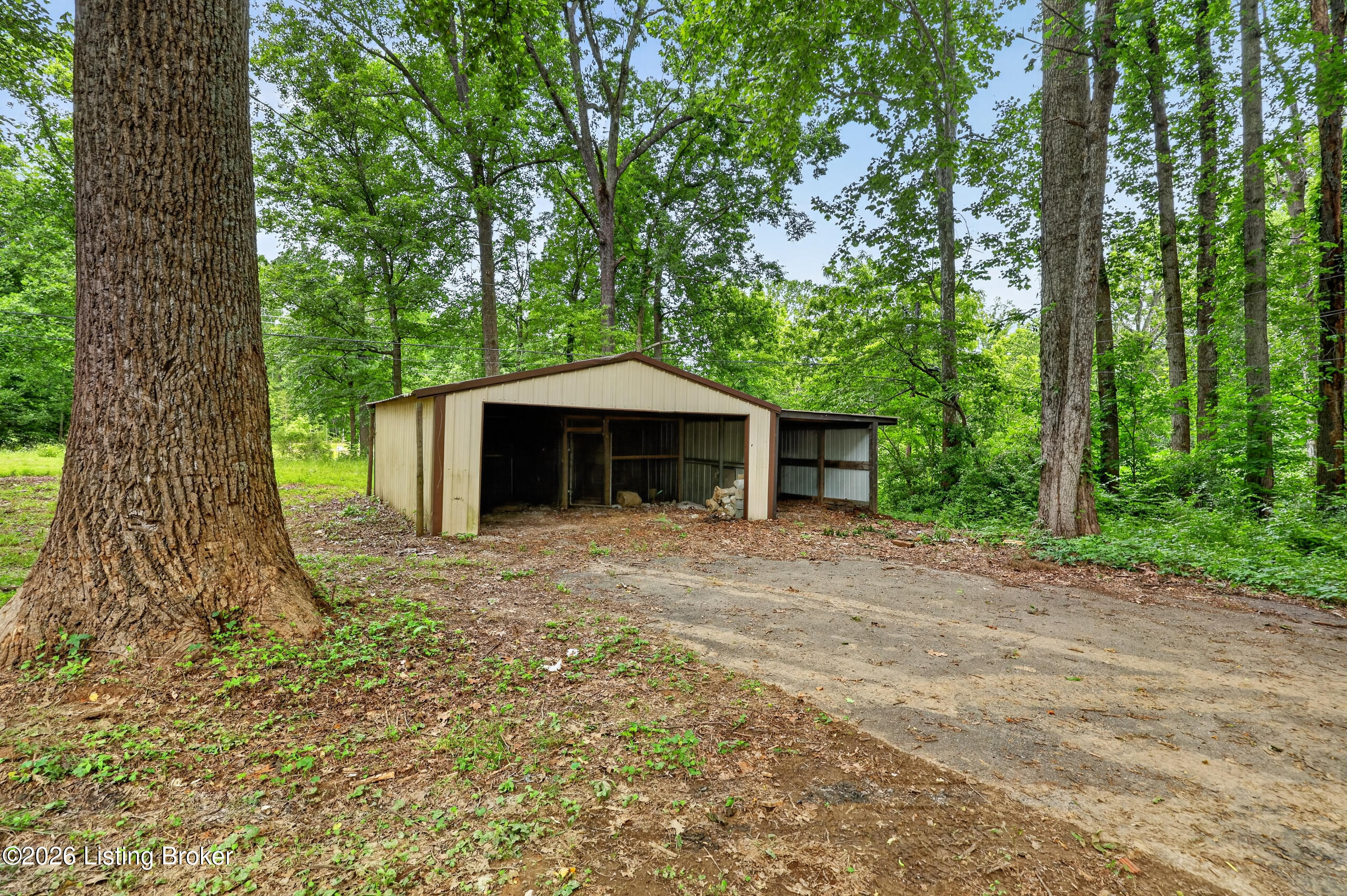 251 Colyer Ln Property Photo 43