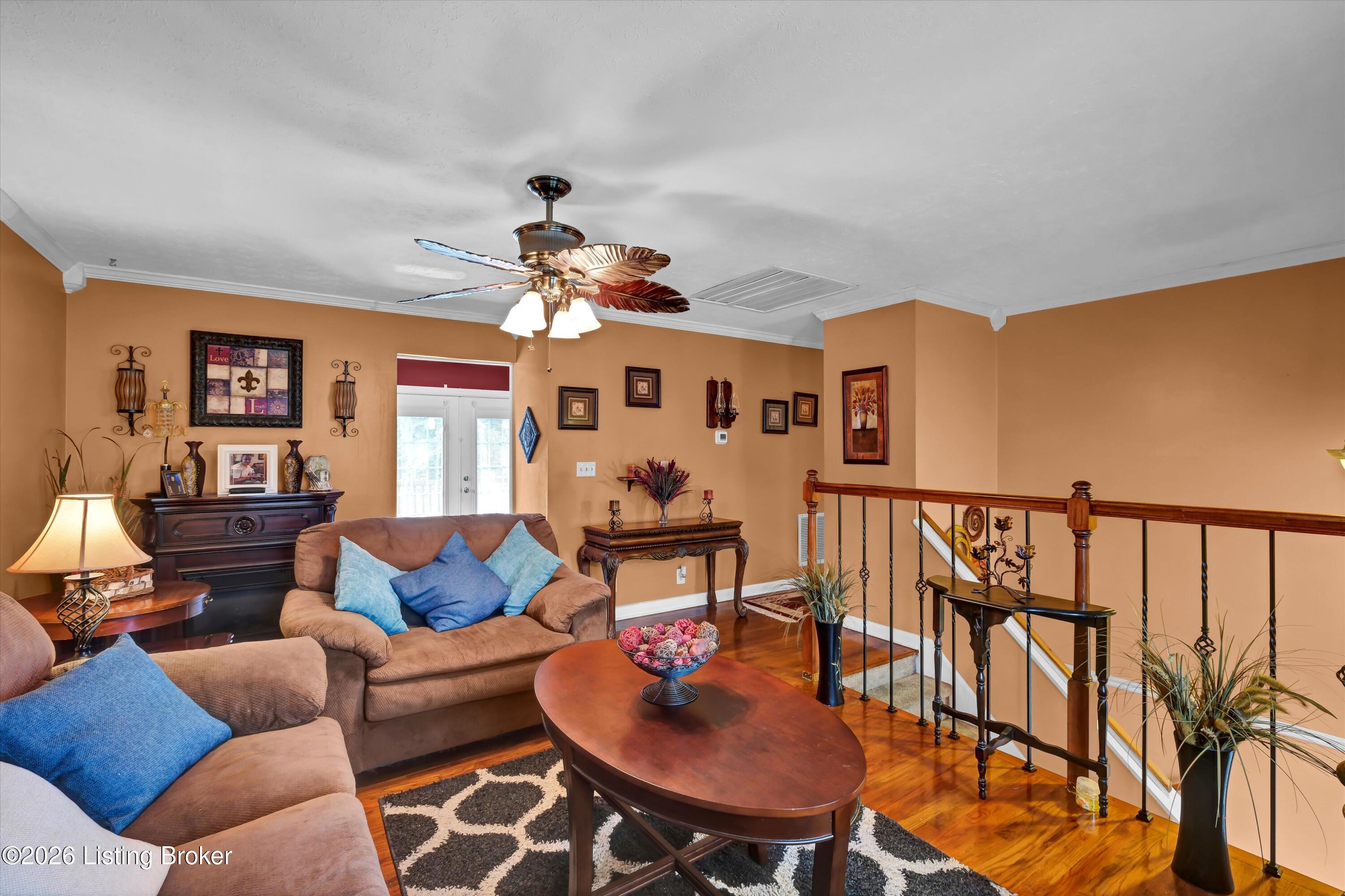 8014 Broadfern Dr Property Photo 6