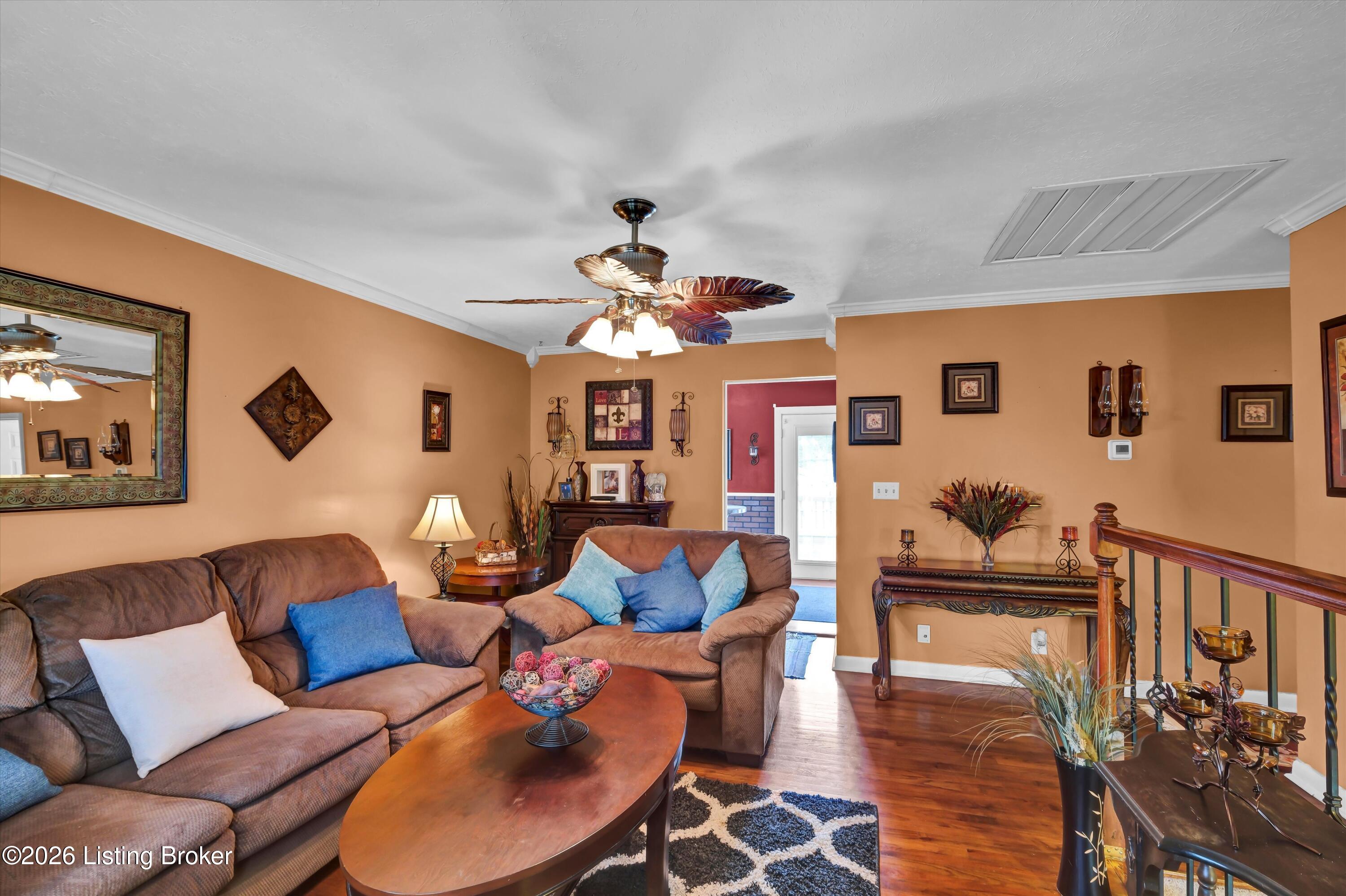 8014 Broadfern Dr Property Photo 7