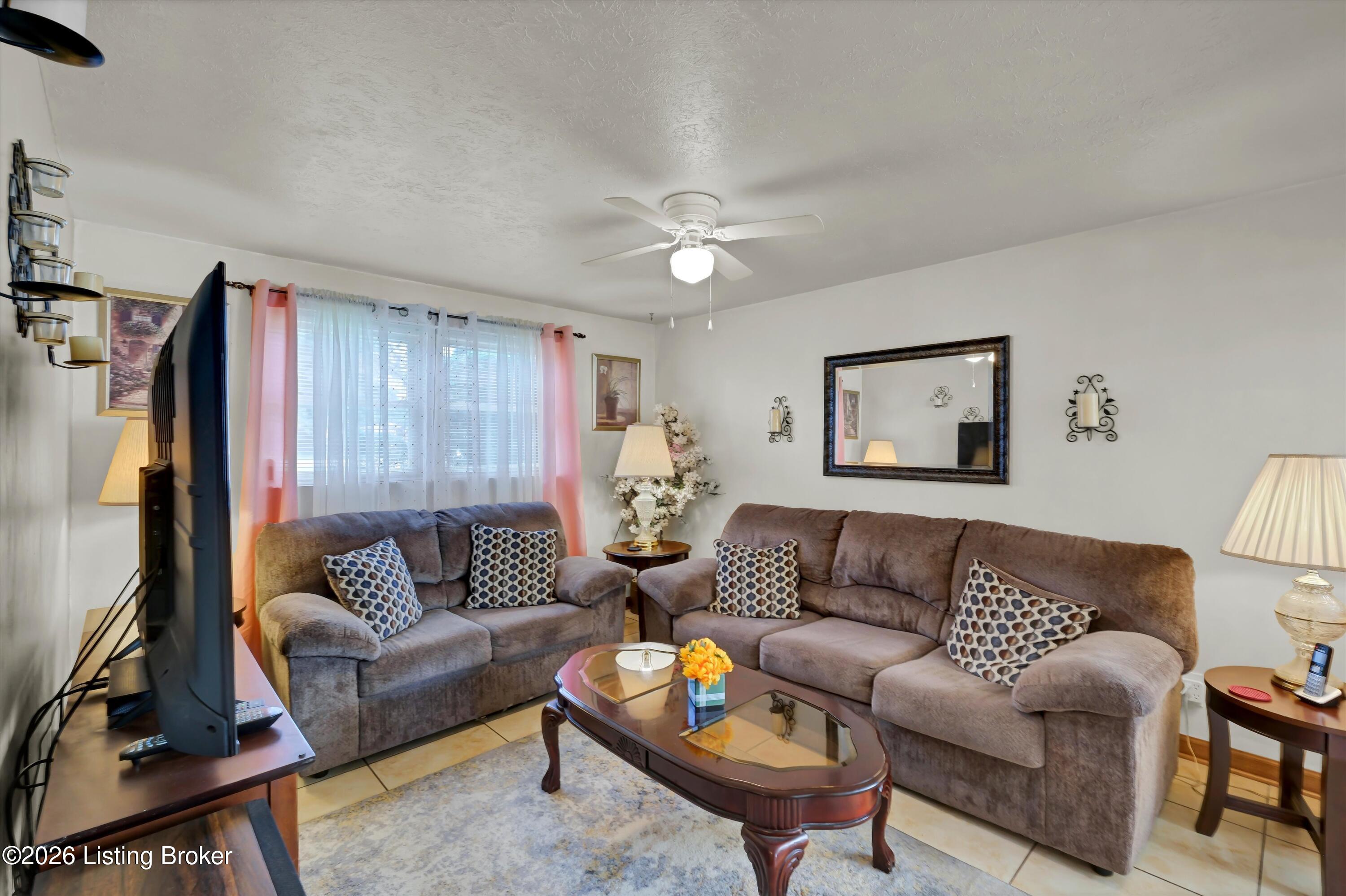 8014 Broadfern Dr Property Photo 23
