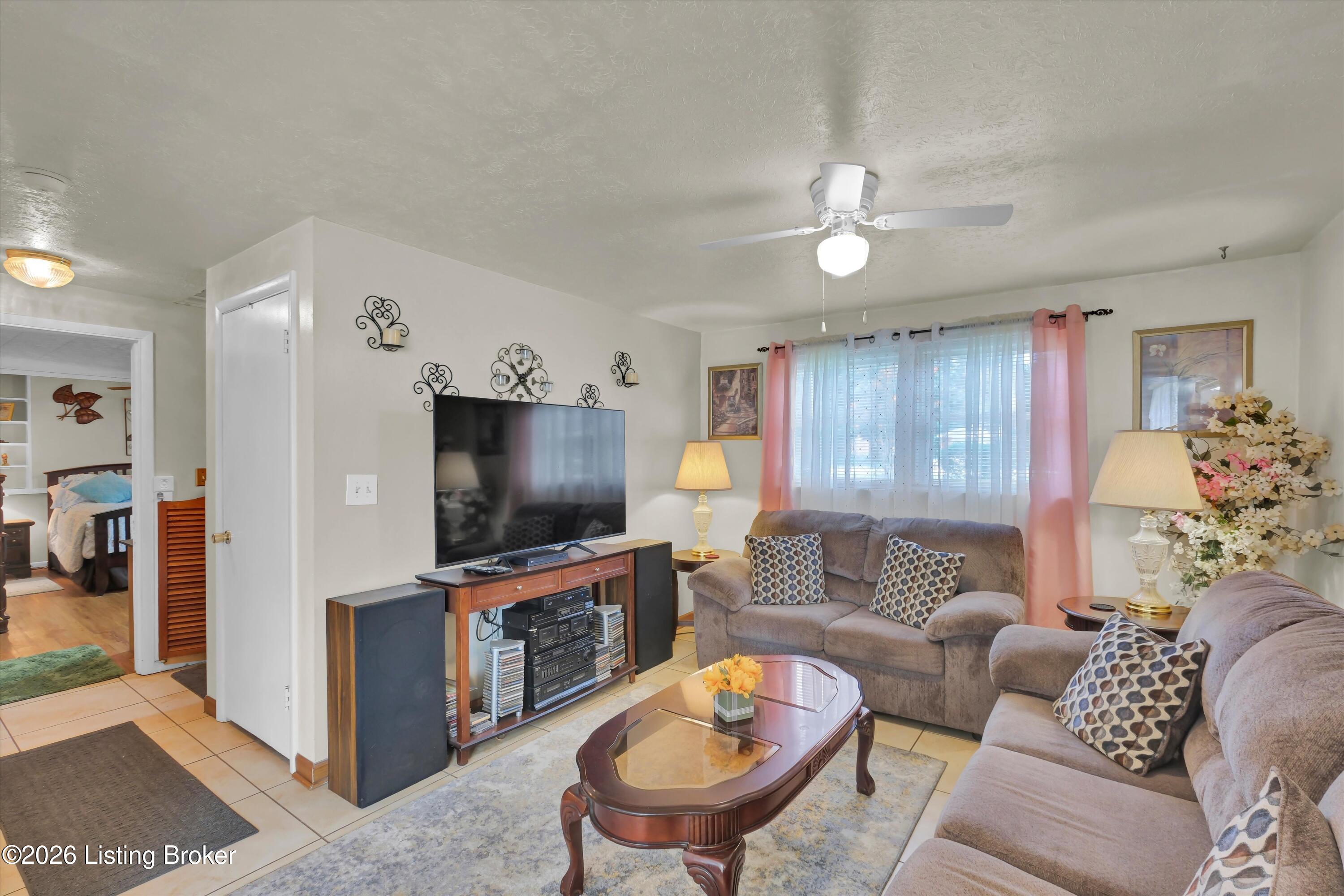 8014 Broadfern Dr Property Photo 24