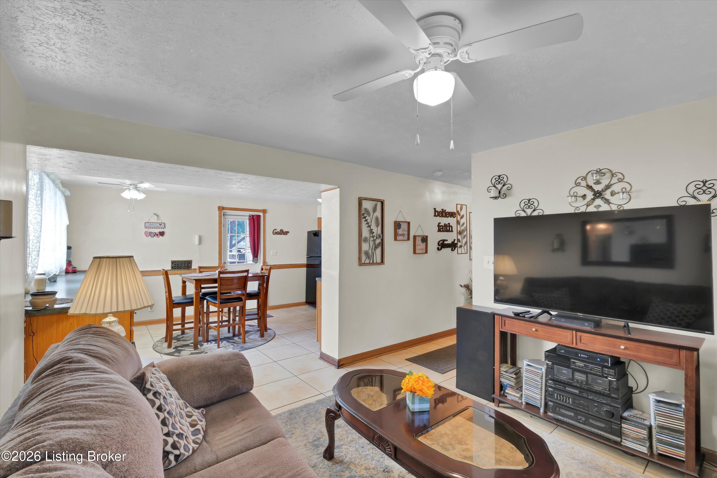 8014 Broadfern Dr Property Photo 25