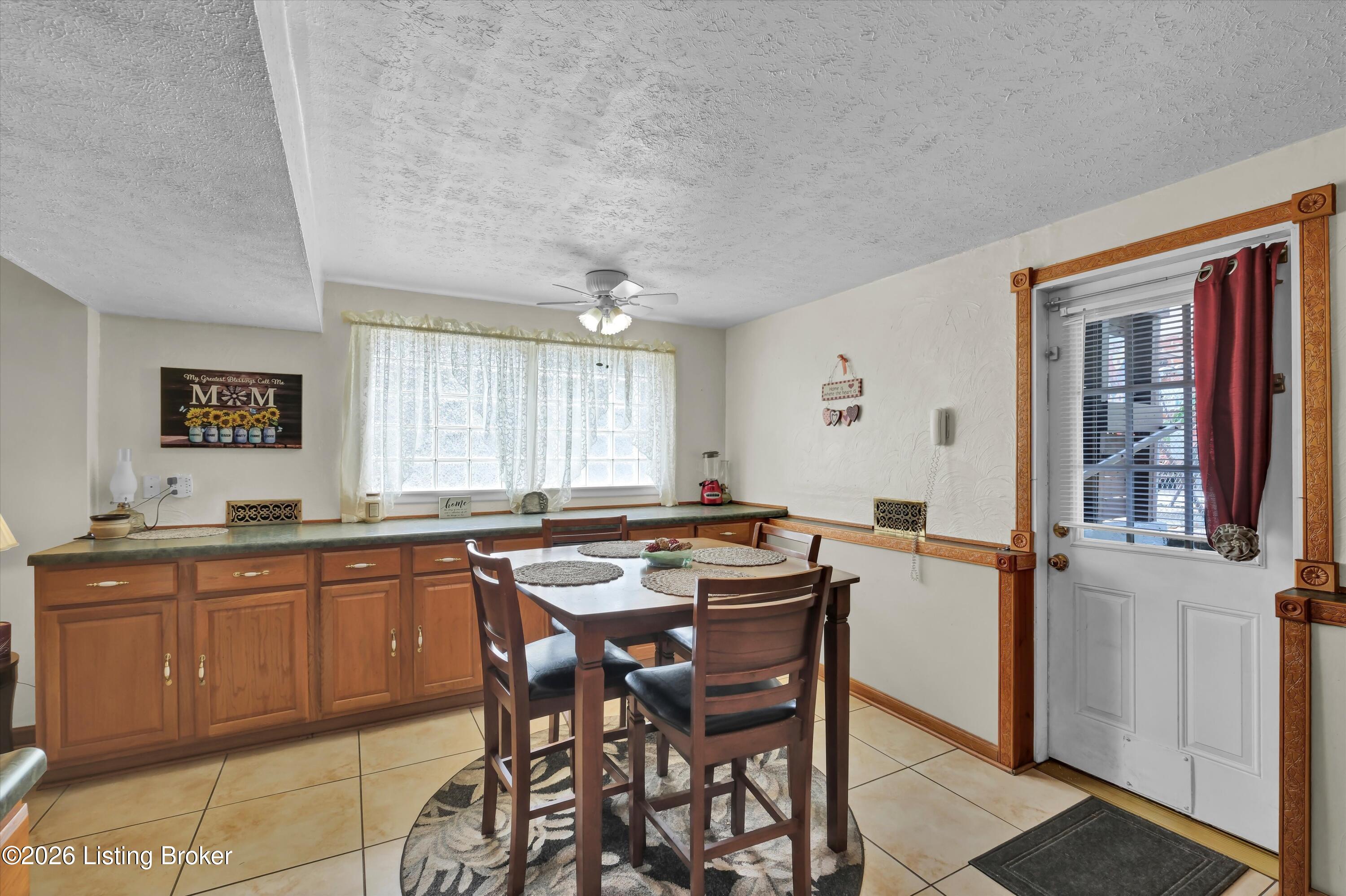 8014 Broadfern Dr Property Photo 29