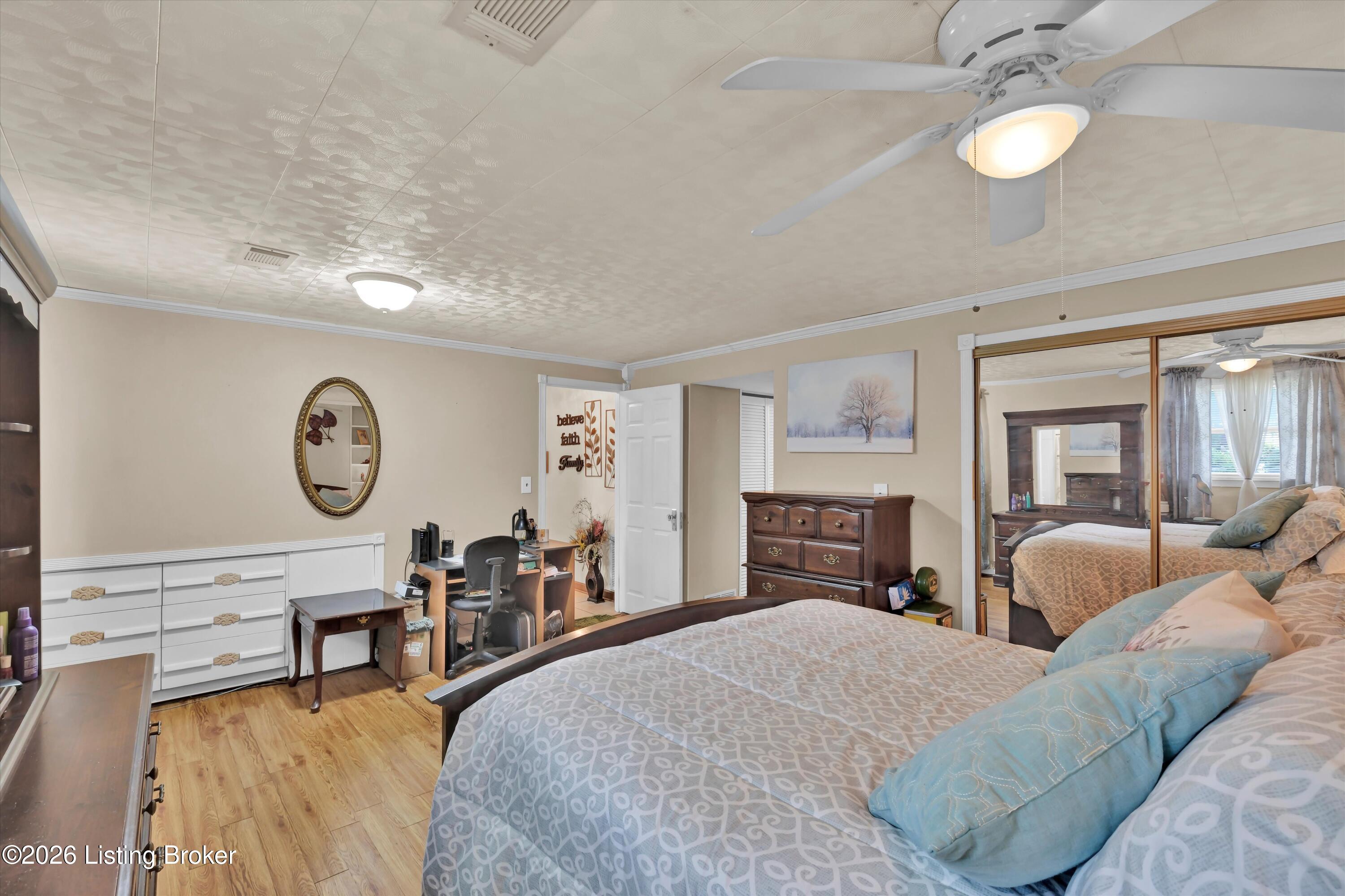 8014 Broadfern Dr Property Photo 34
