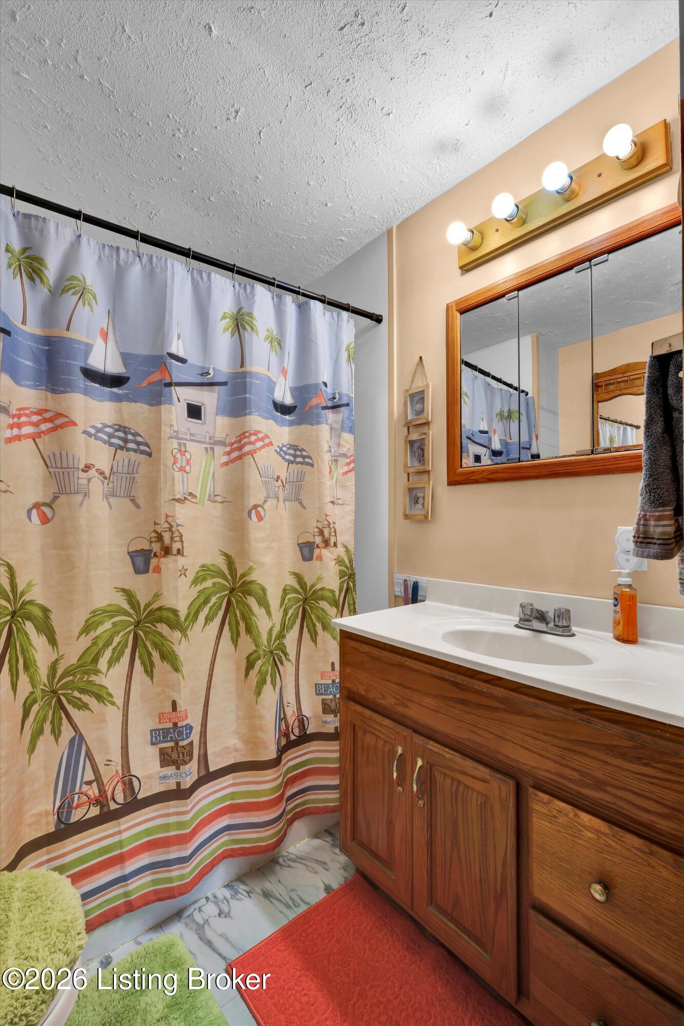8014 Broadfern Dr Property Photo 36