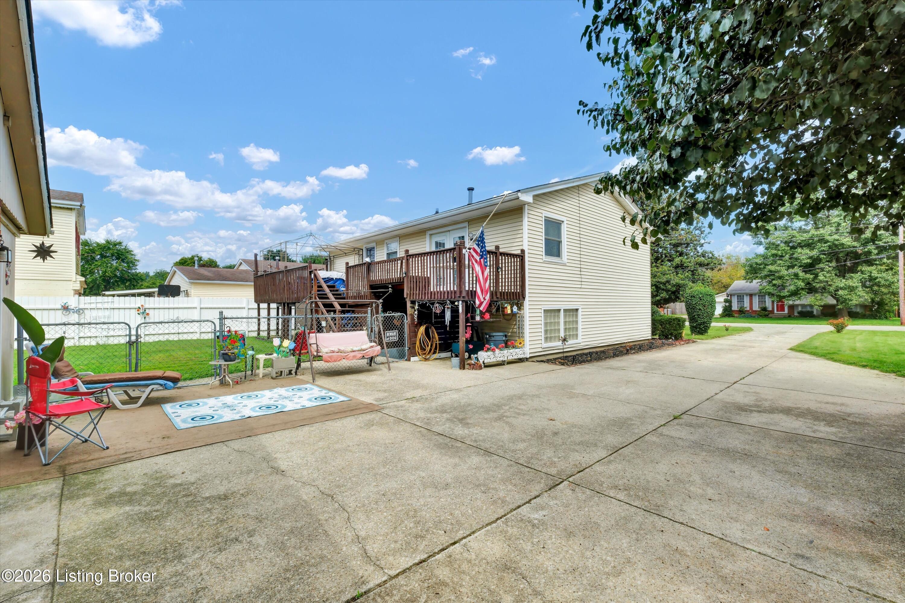 8014 Broadfern Dr Property Photo 42