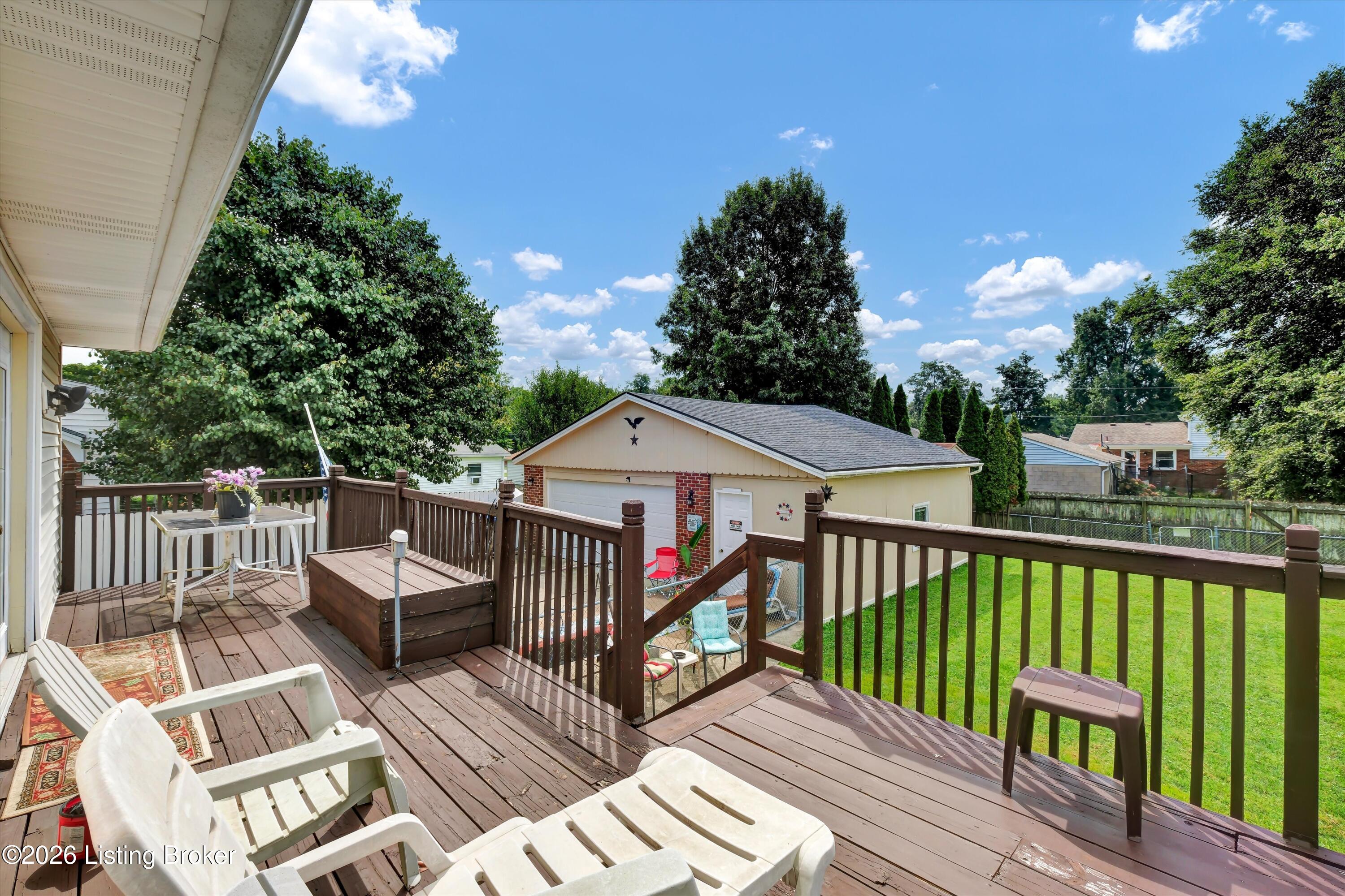 8014 Broadfern Dr Property Photo 44