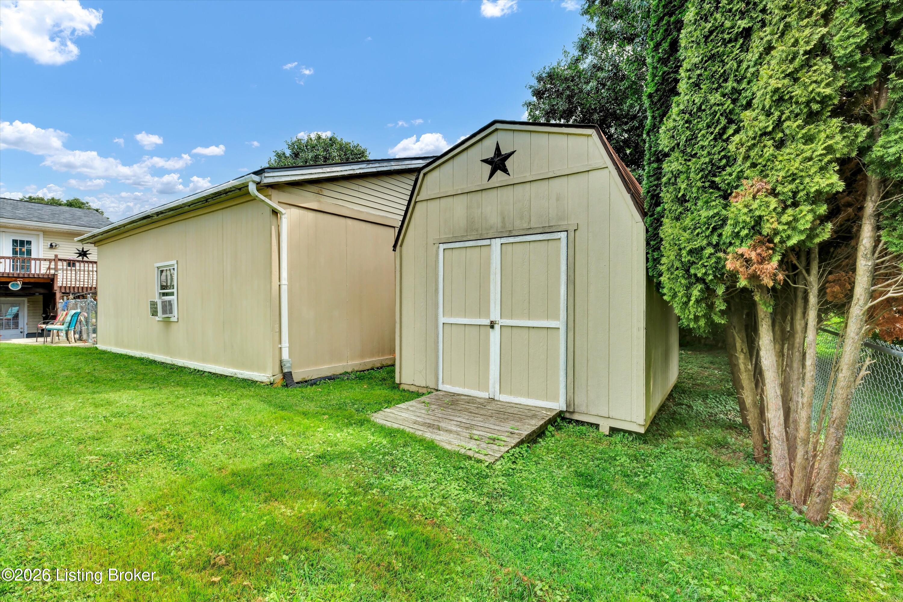 8014 Broadfern Dr Property Photo 46