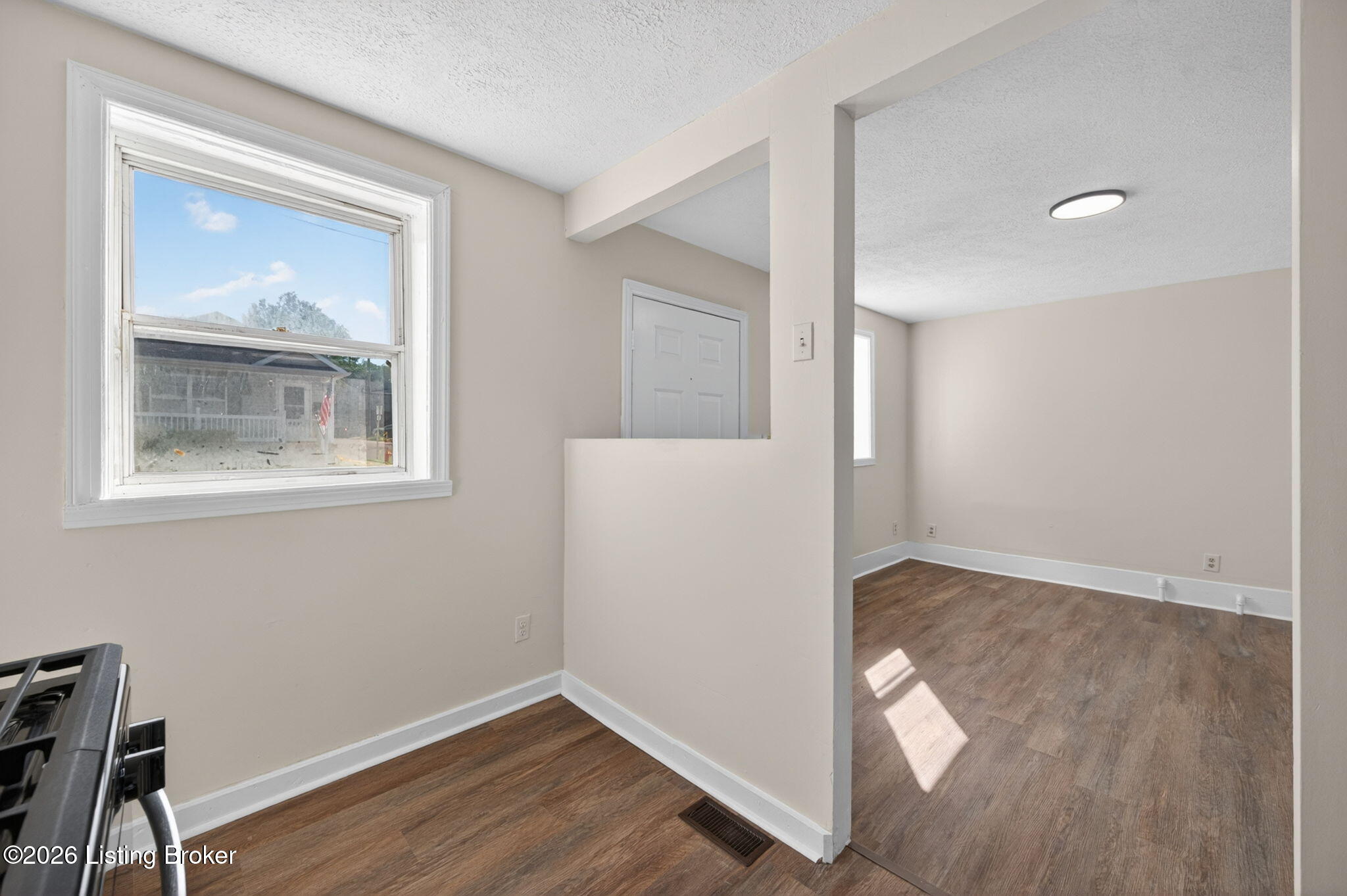 1038 Sylvia St Property Photo 8