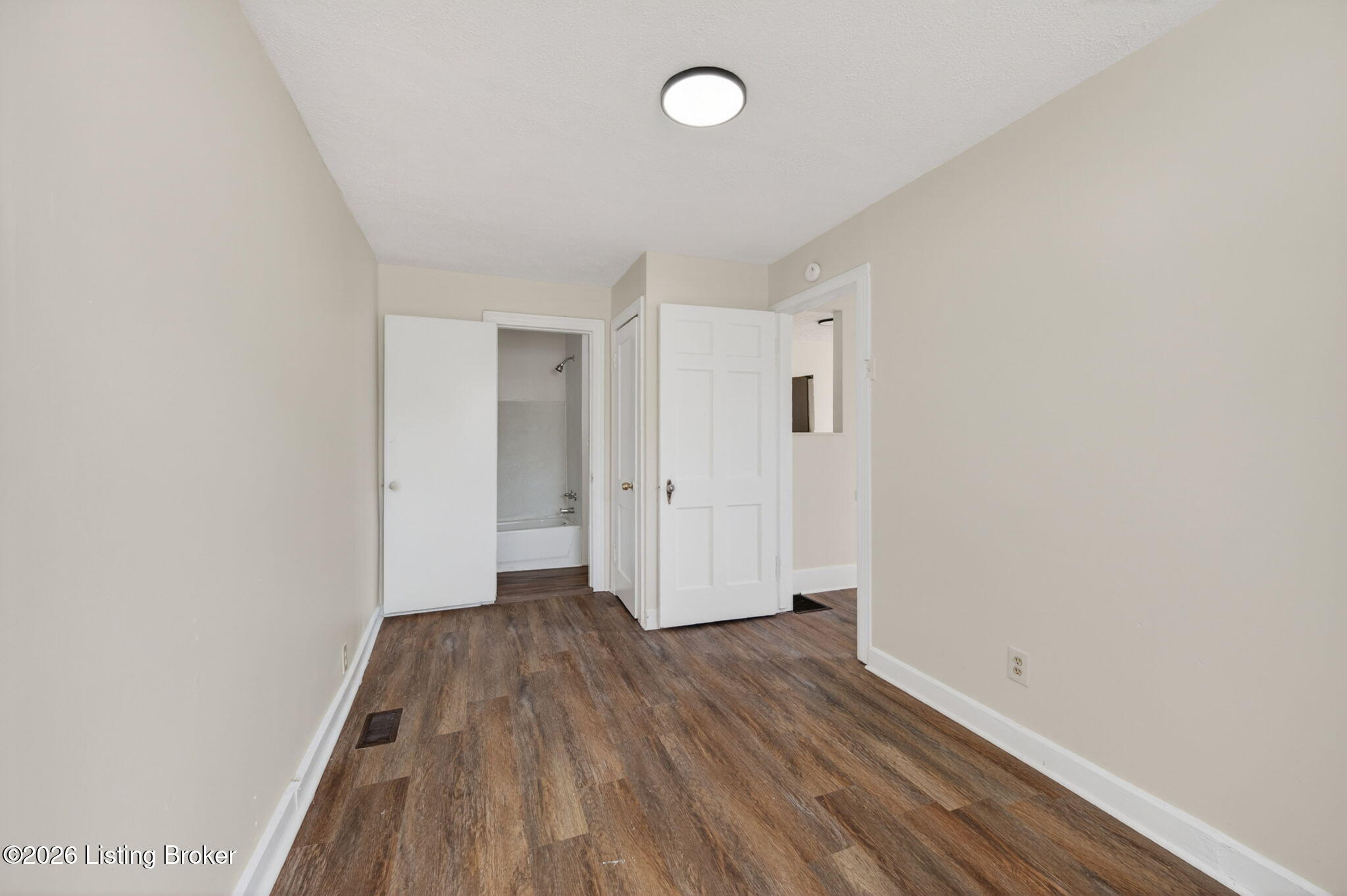 1038 Sylvia St Property Photo 11