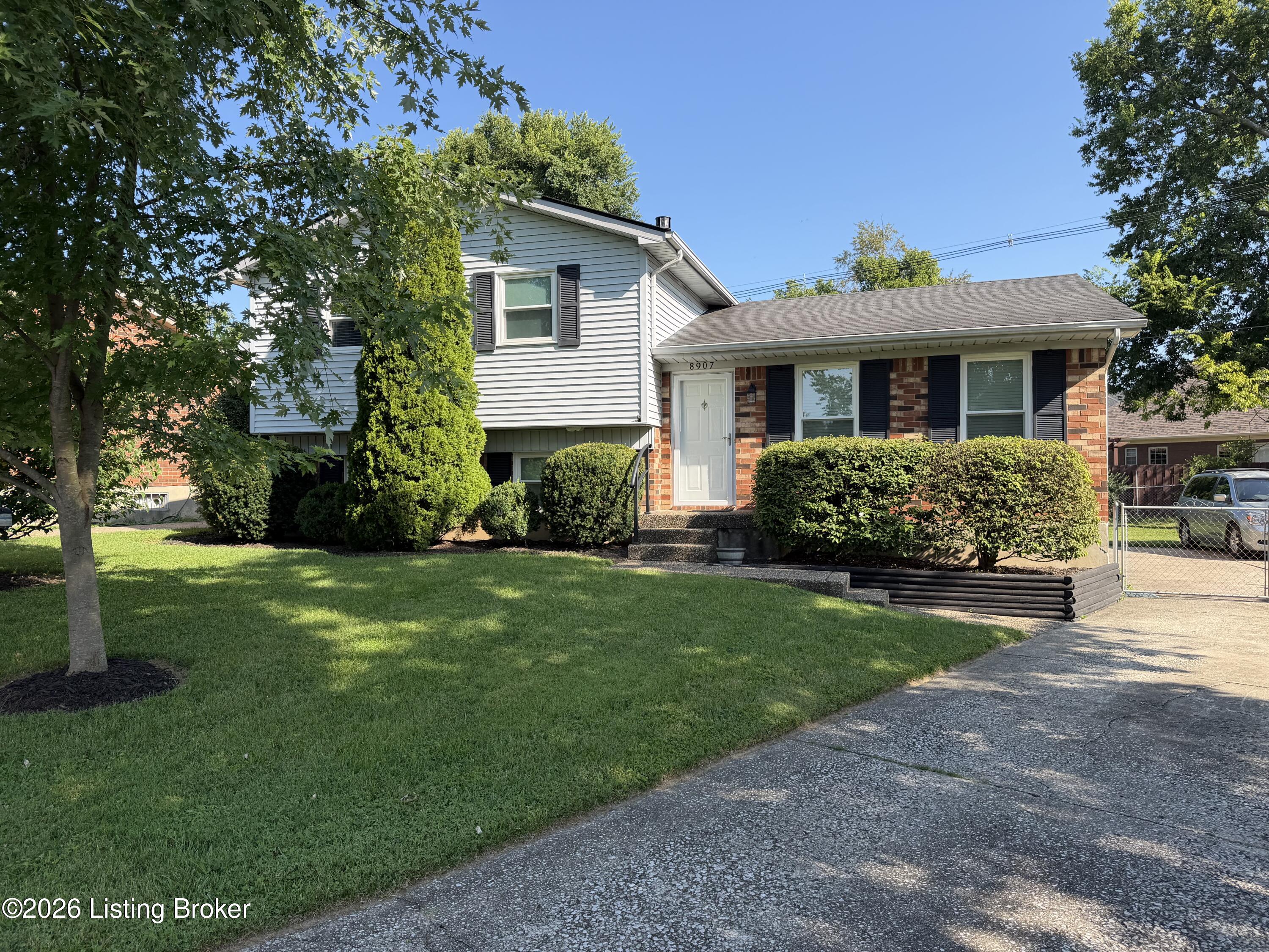 8907 Bobrader Ct Property Photo 1