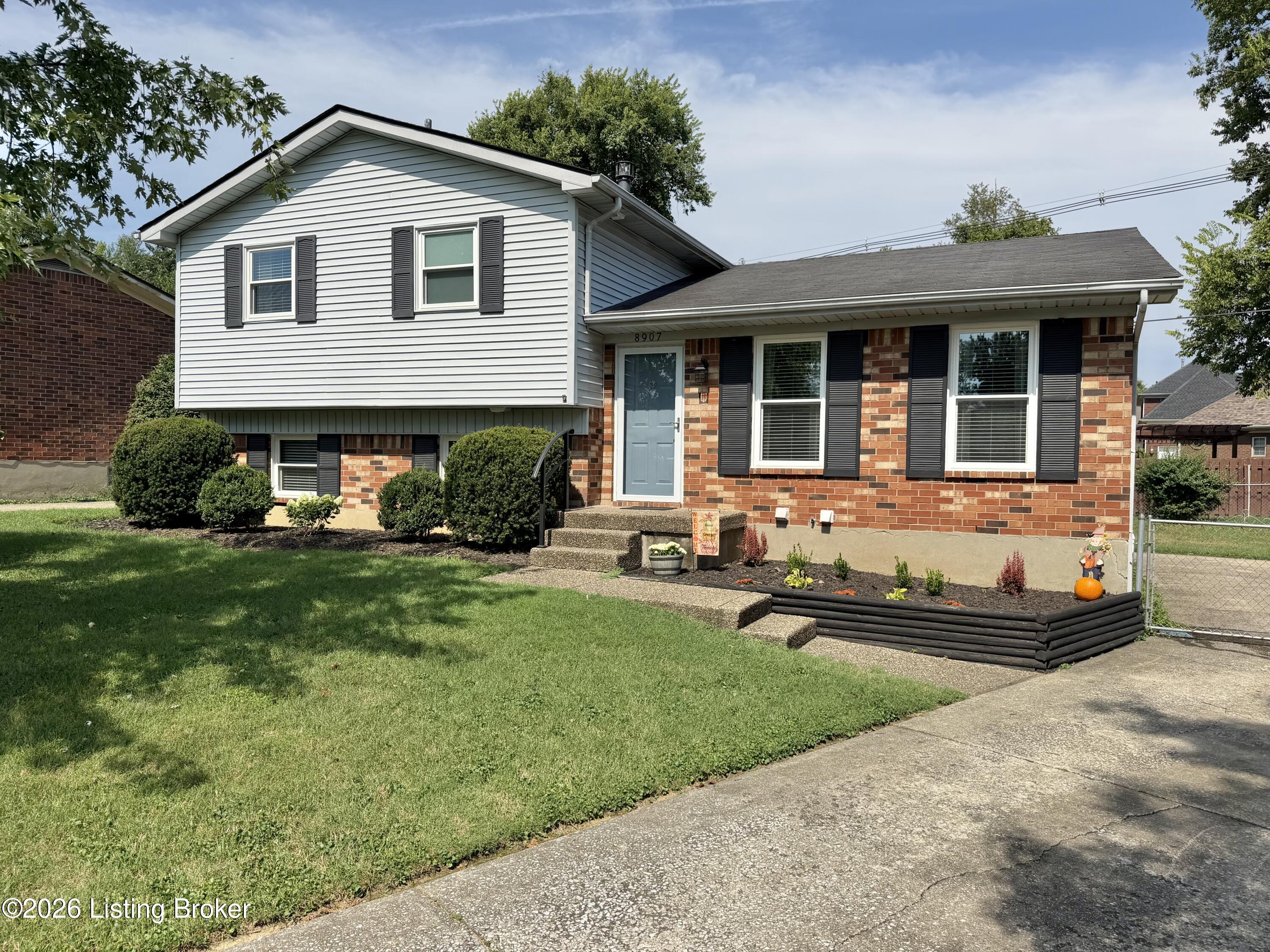 8907 Bobrader Ct Property Photo 1