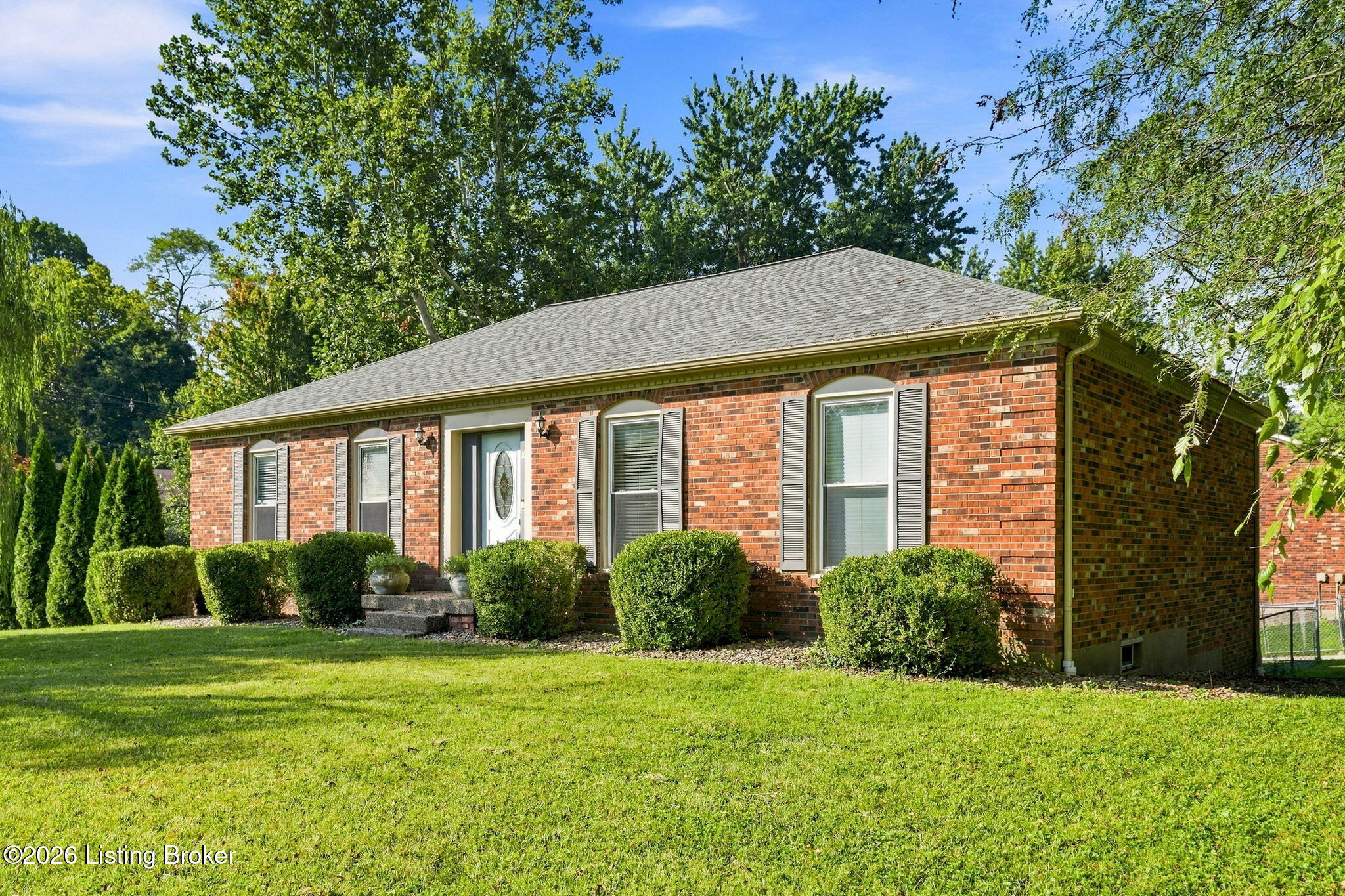 1000 Cliffwood Dr Property Photo 1