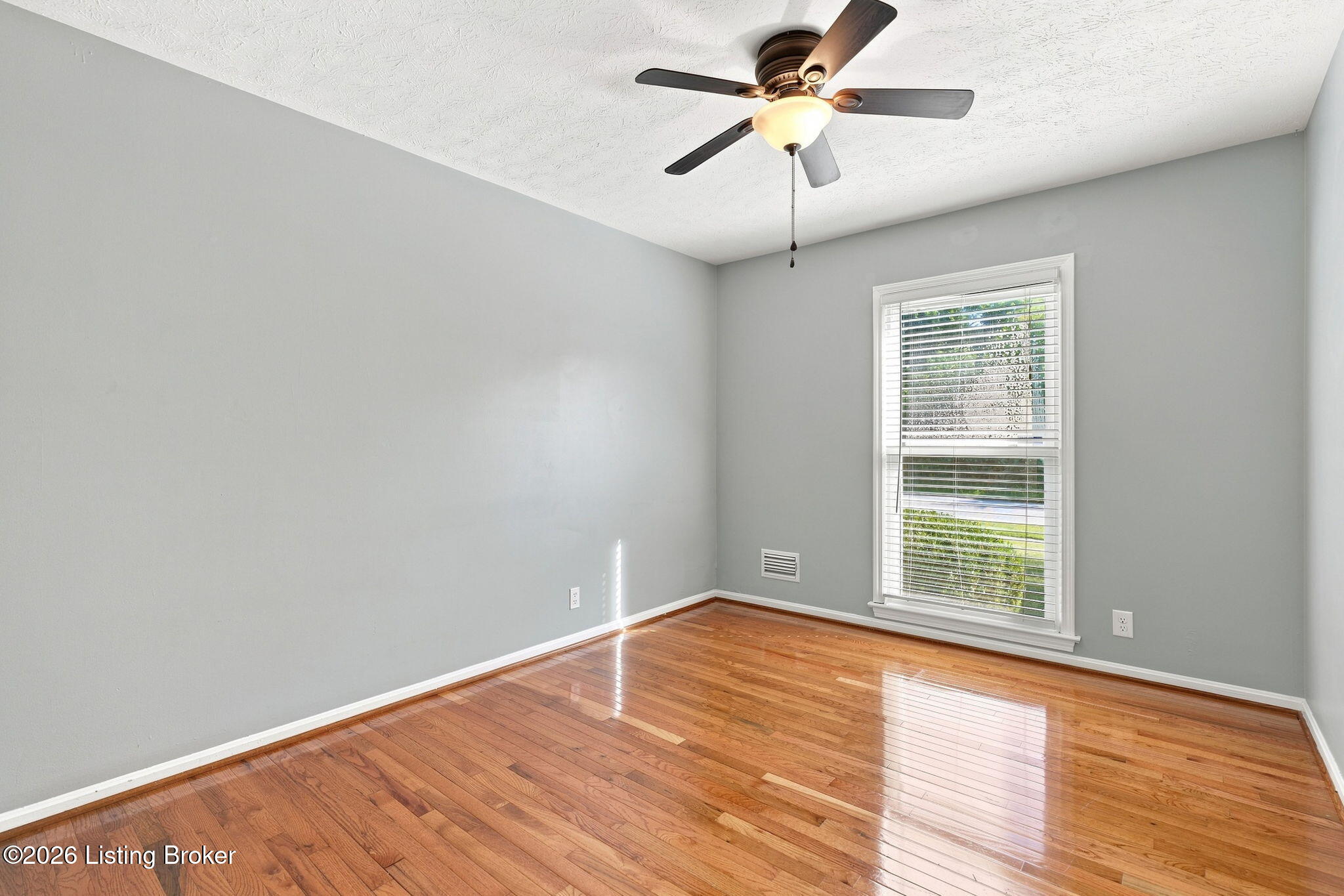 1000 Cliffwood Dr Property Photo 20