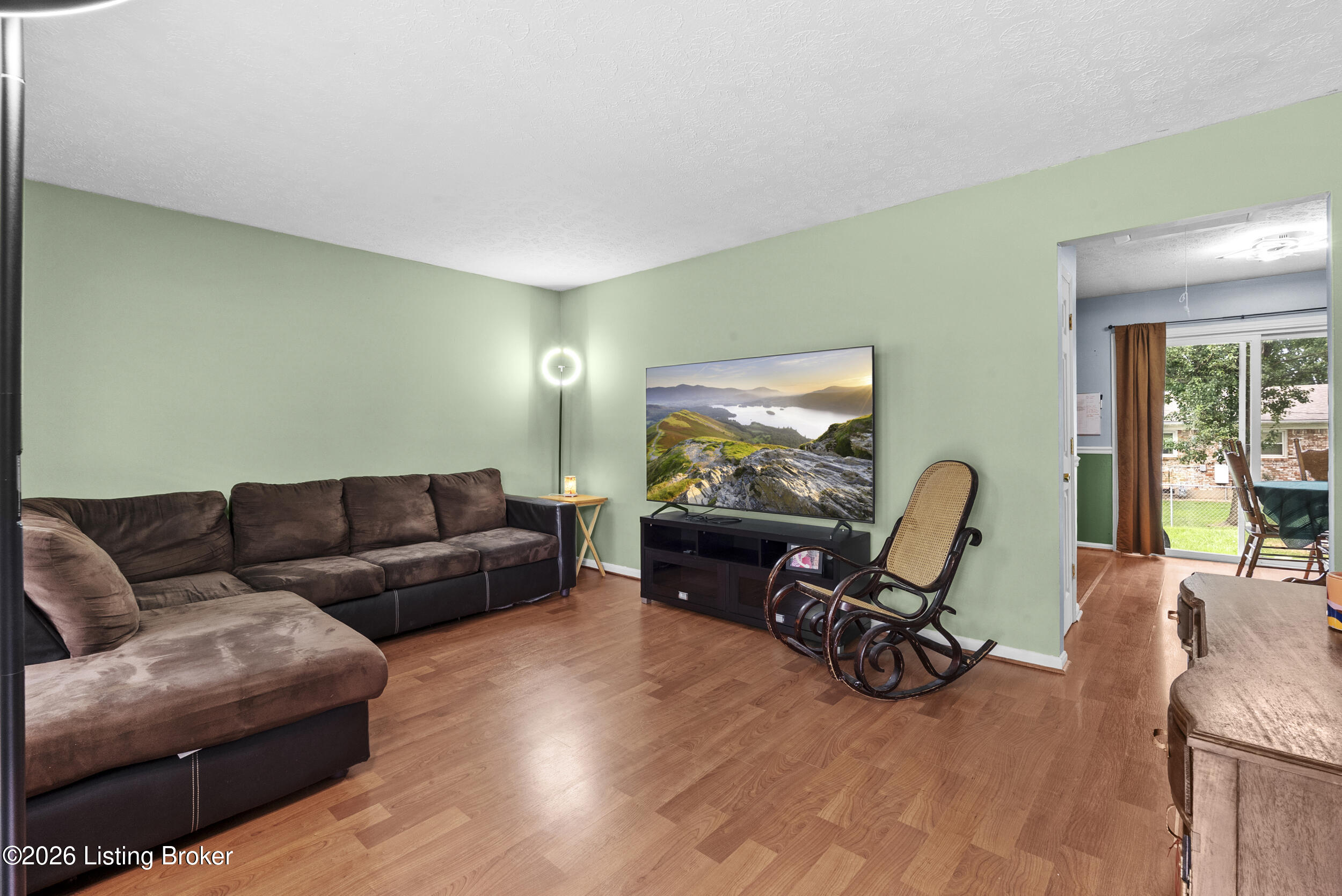 106 Wyndingbrook Dr Property Photo 5