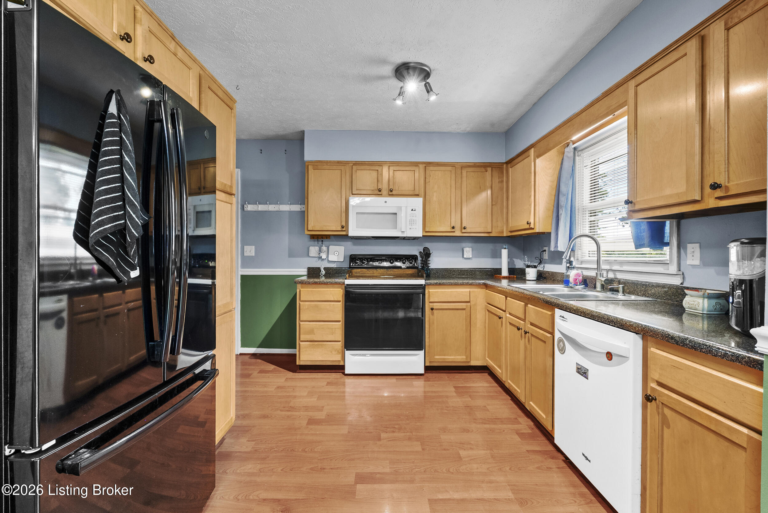 106 Wyndingbrook Dr Property Photo 9