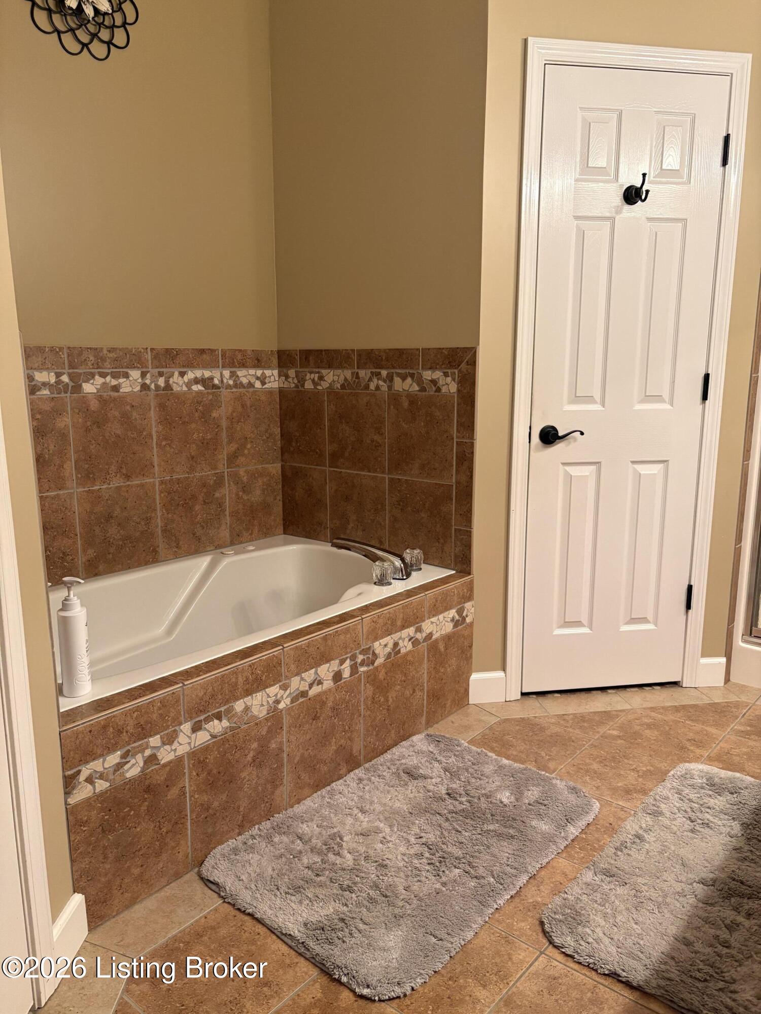 853 Shady Brook Ln Property Photo 17