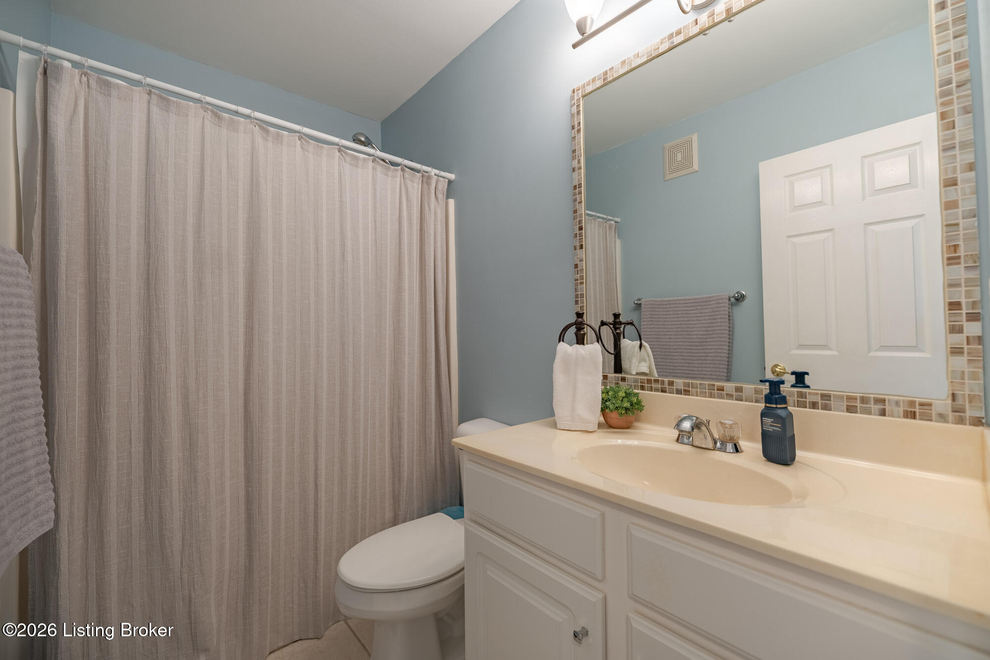 6019 Wooded Creek Dr Property Photo 16