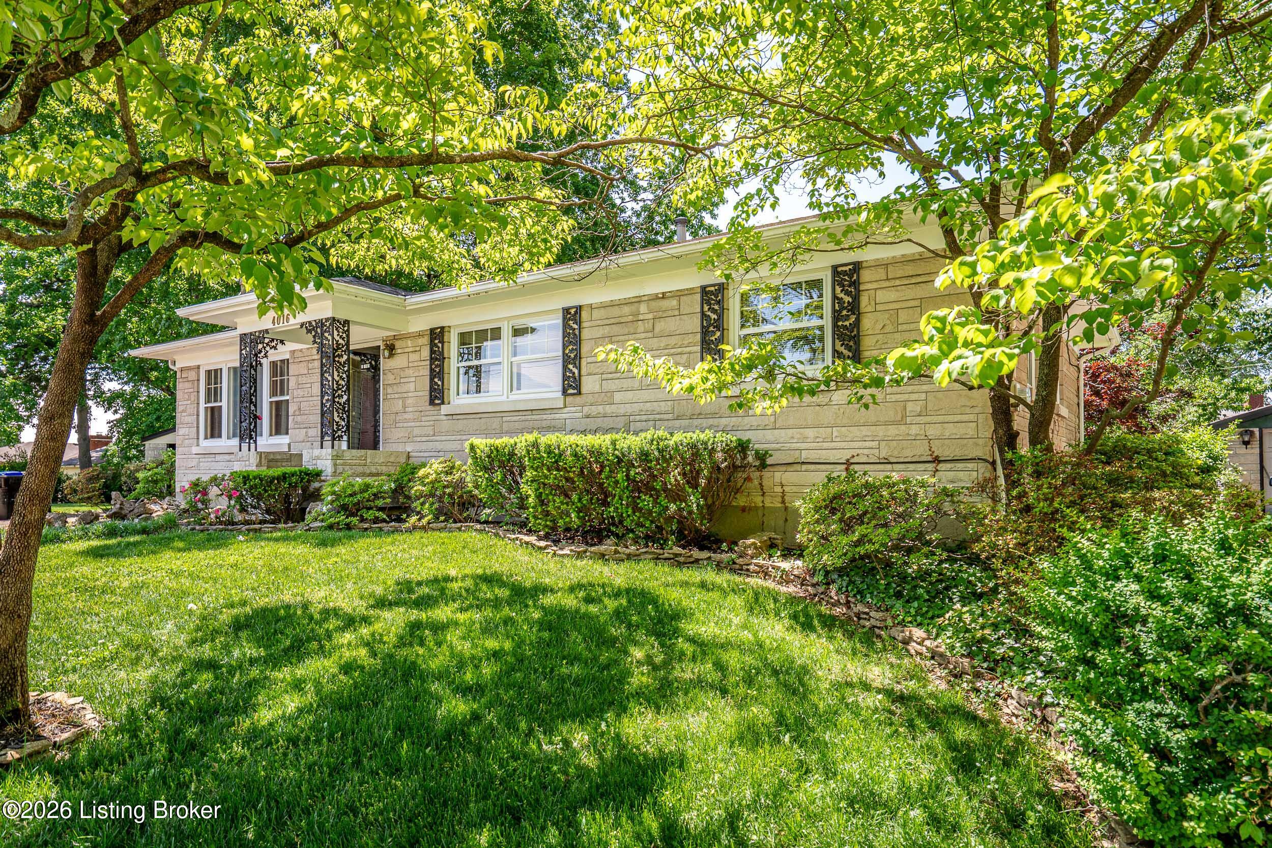 4016 White Plains Ct Property Photo 2