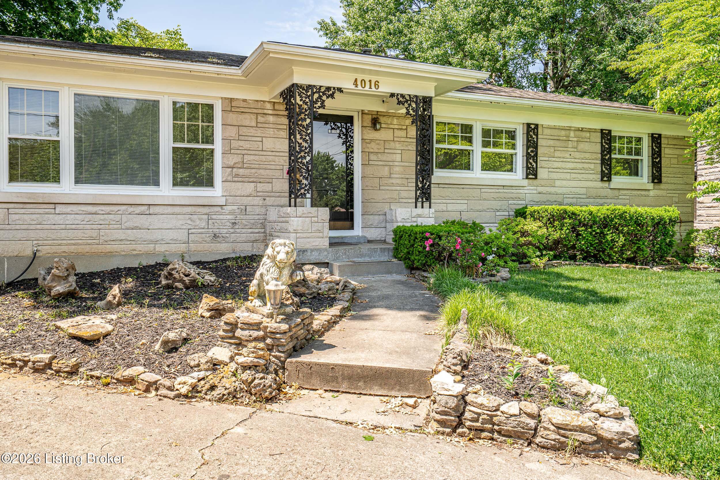 4016 White Plains Ct Property Photo 4