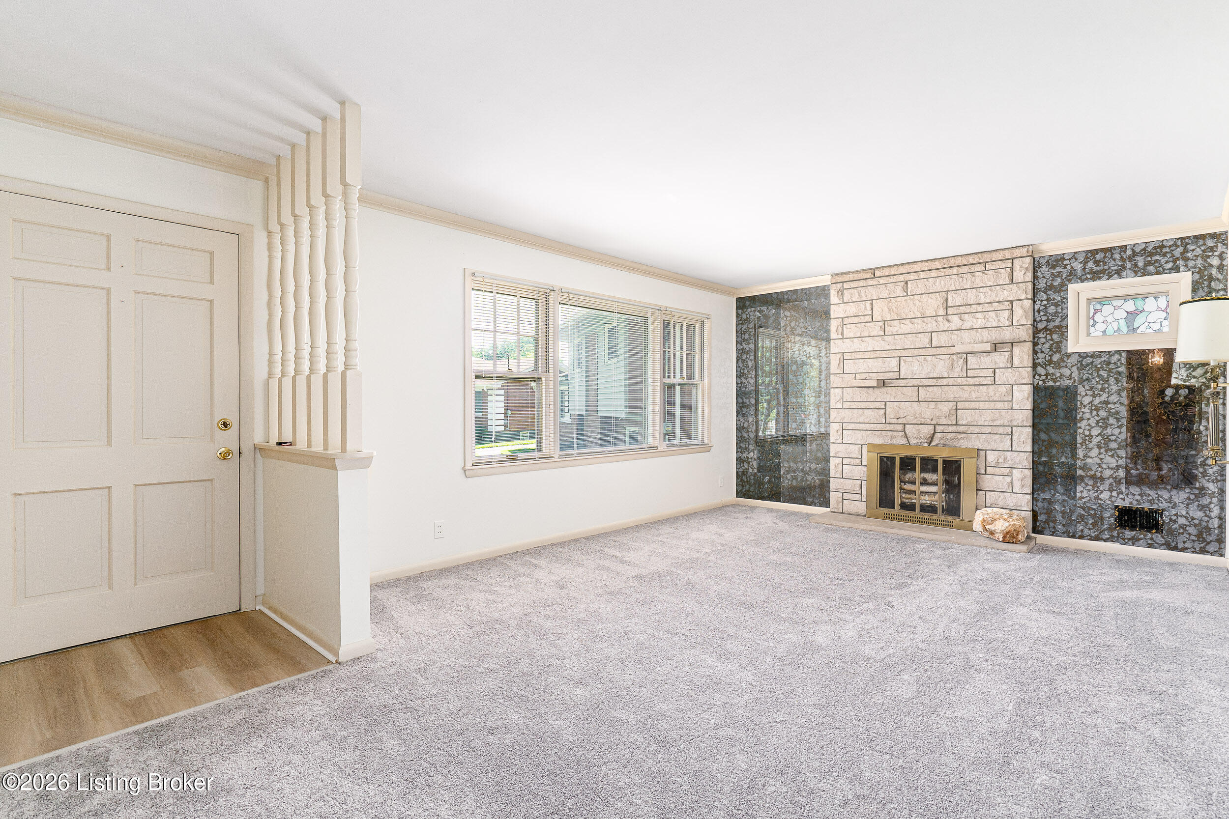 4016 White Plains Ct Property Photo 8