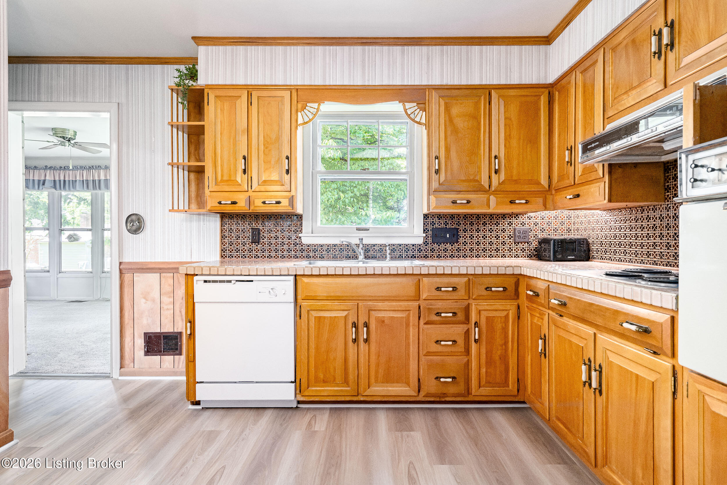 4016 White Plains Ct Property Photo 10