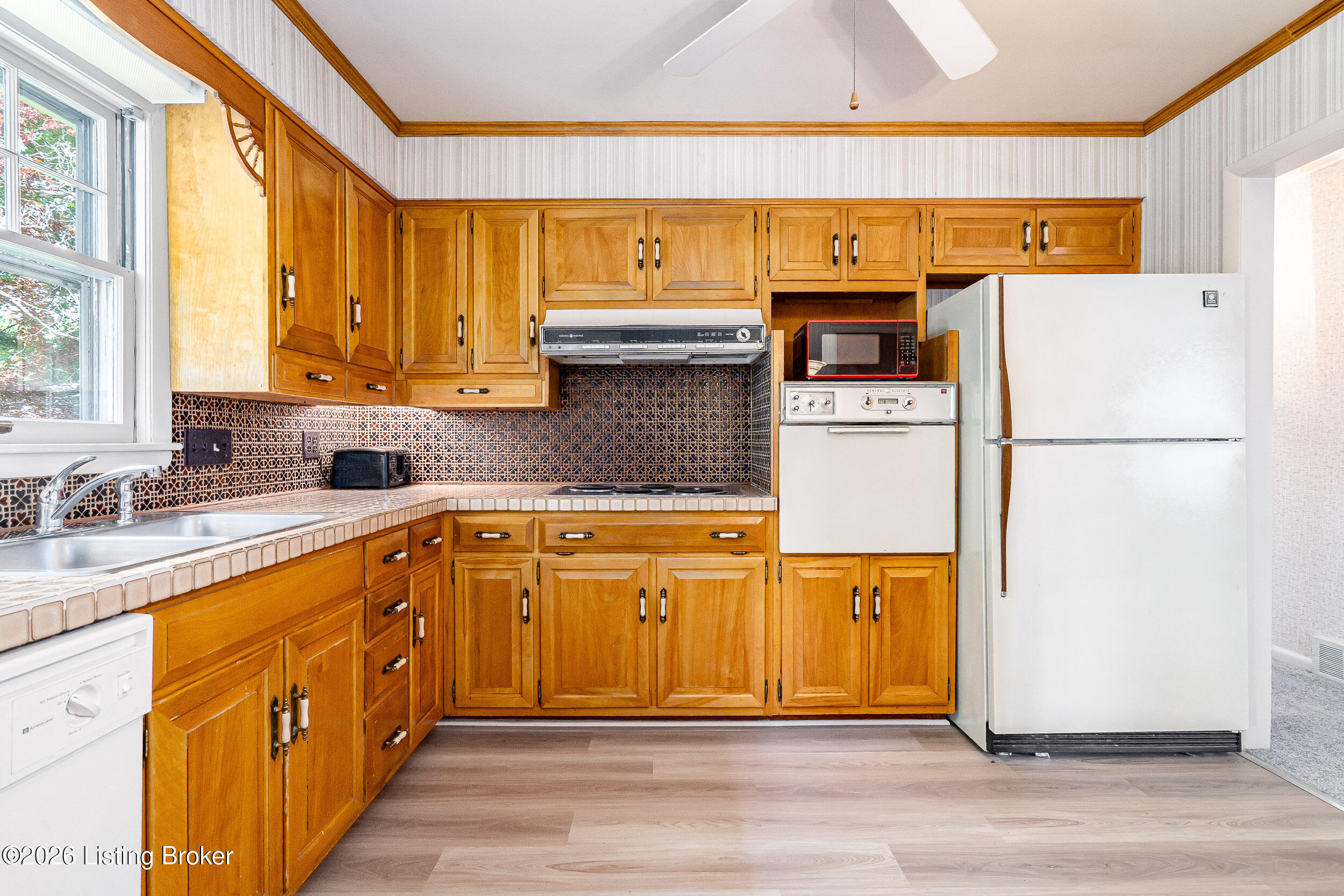 4016 White Plains Ct Property Photo 12