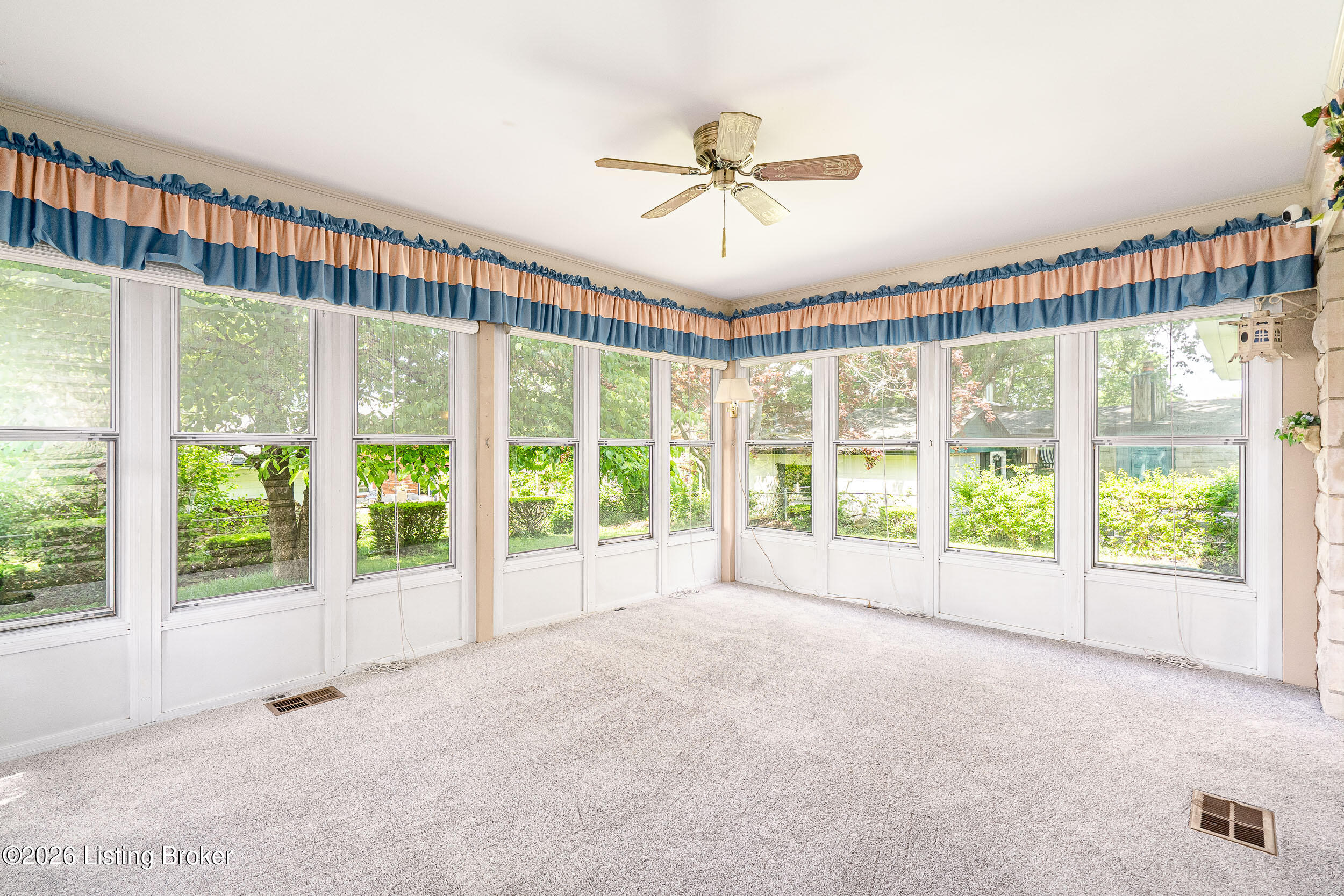 4016 White Plains Ct Property Photo 18