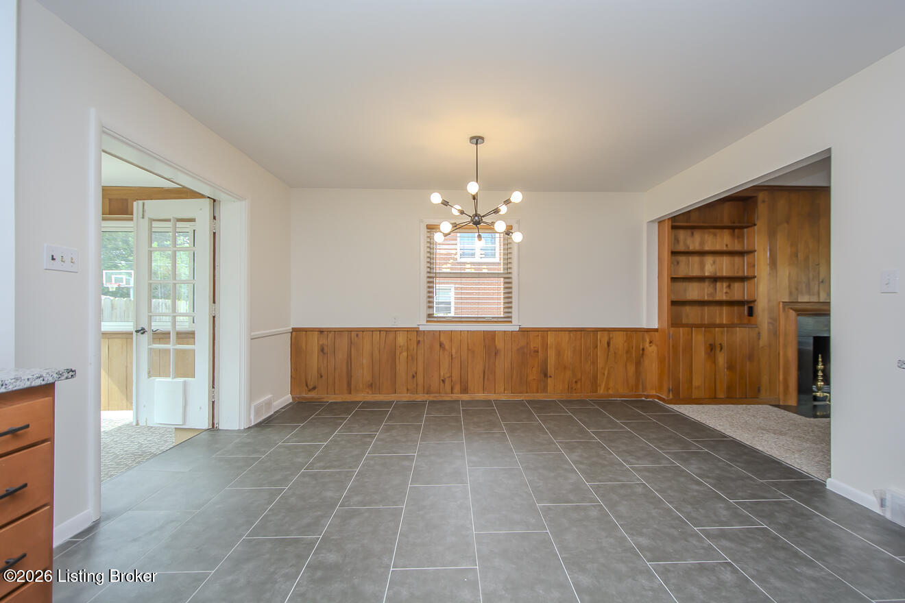 4310 Saint Regis Ln Property Photo 7