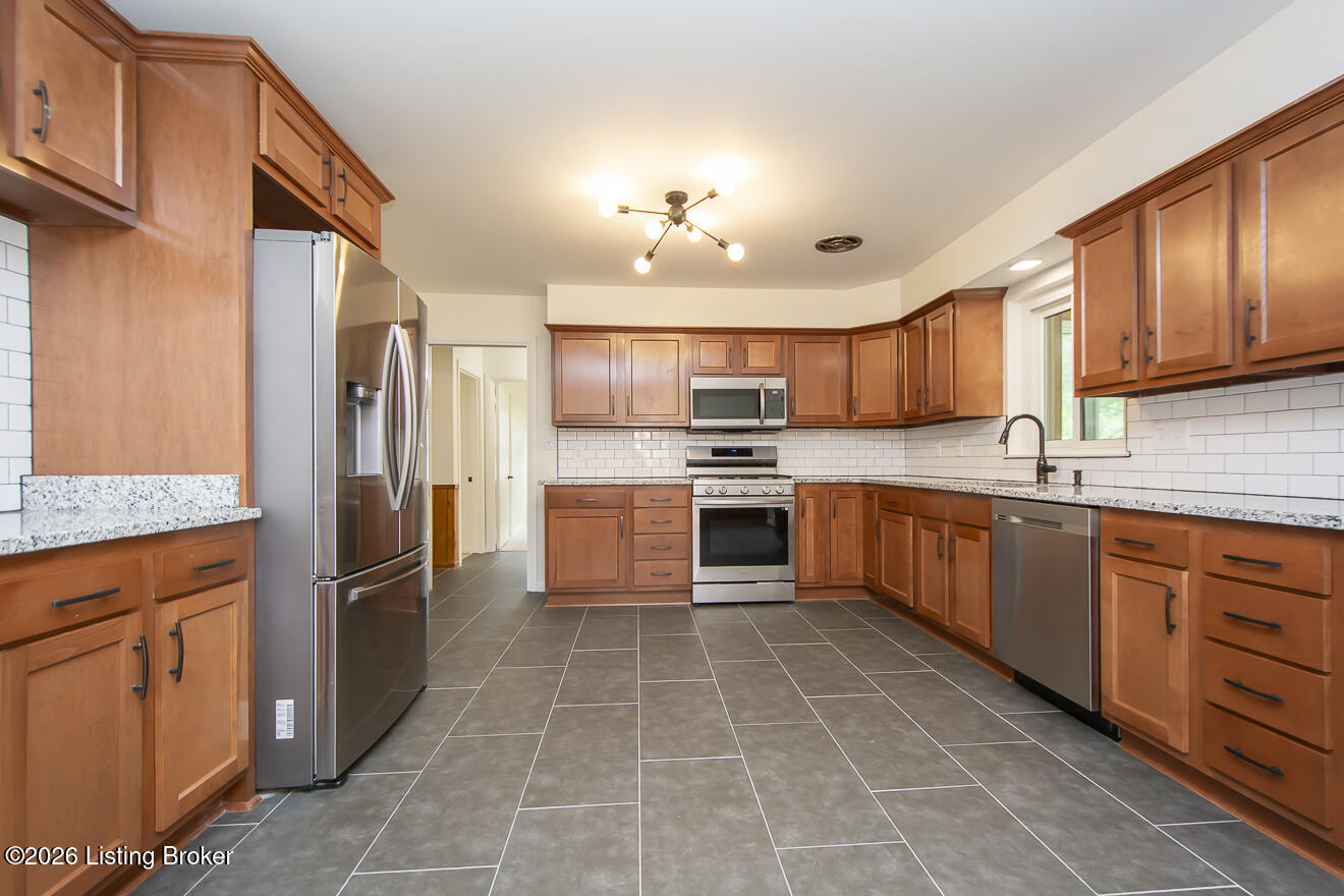 4310 Saint Regis Ln Property Photo 17
