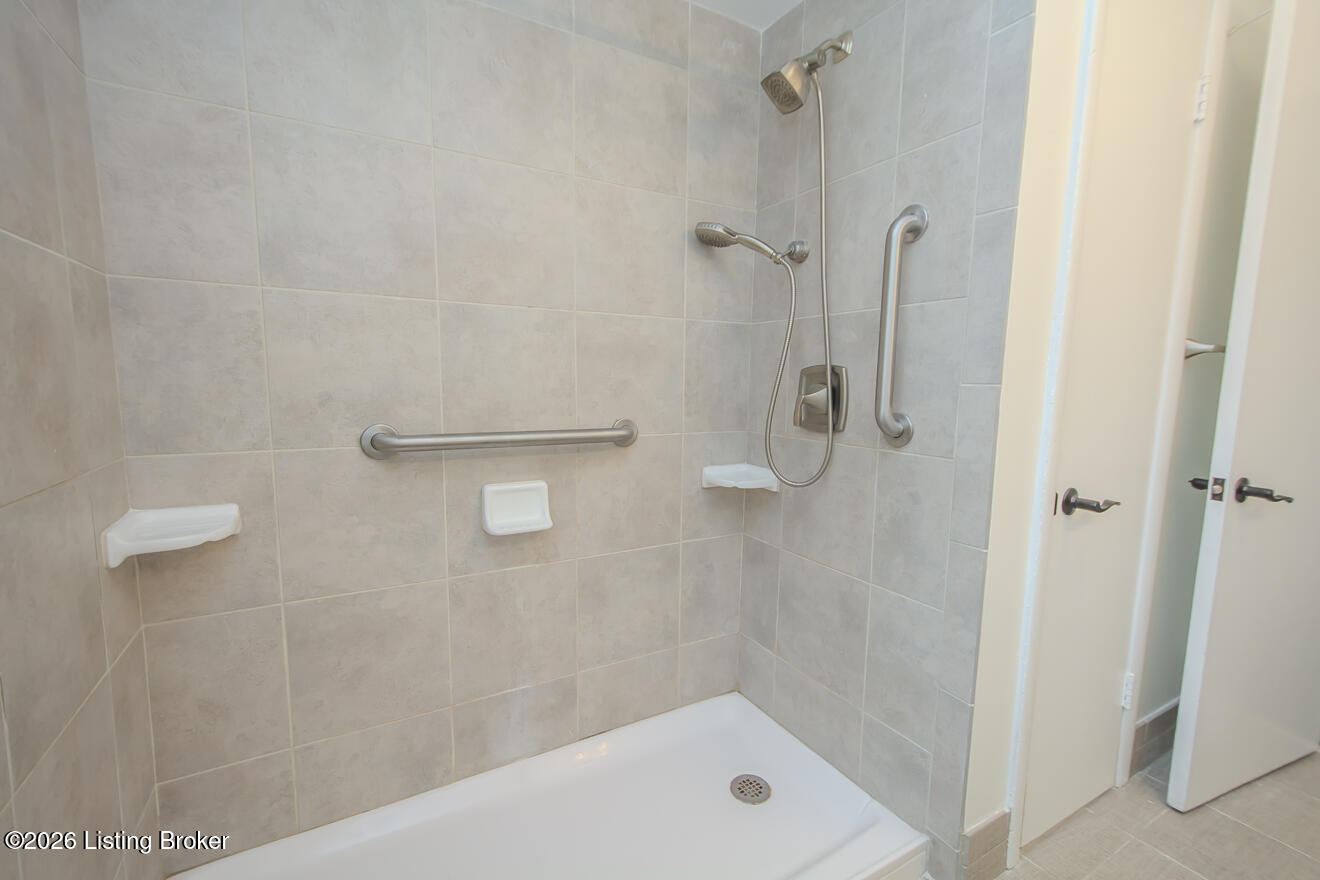 4310 Saint Regis Ln Property Photo 22