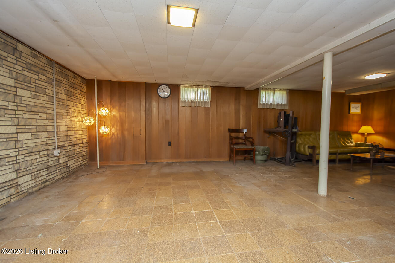 4310 Saint Regis Ln Property Photo 38