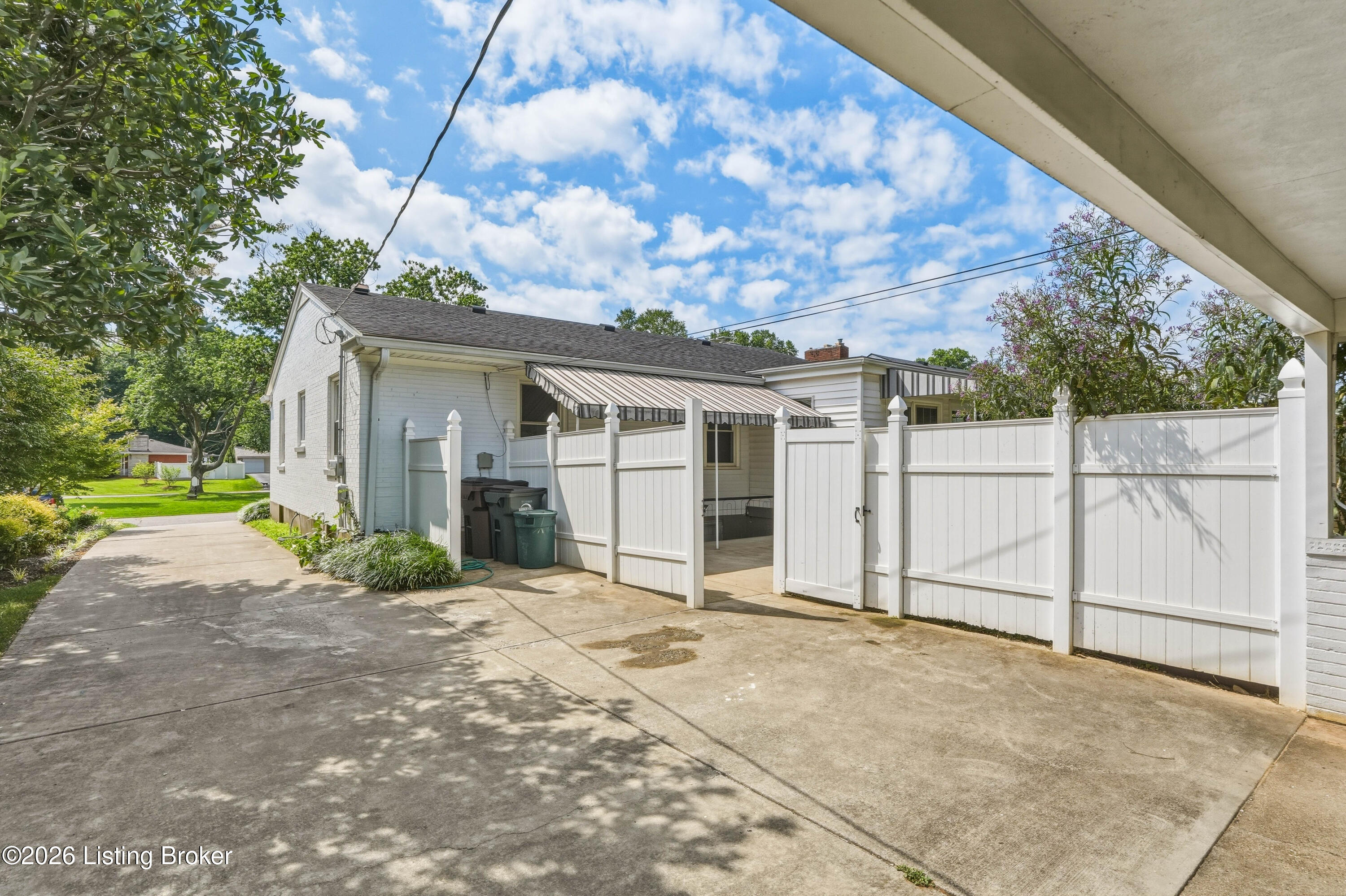 3717 Hillsboro Rd Property Photo 41