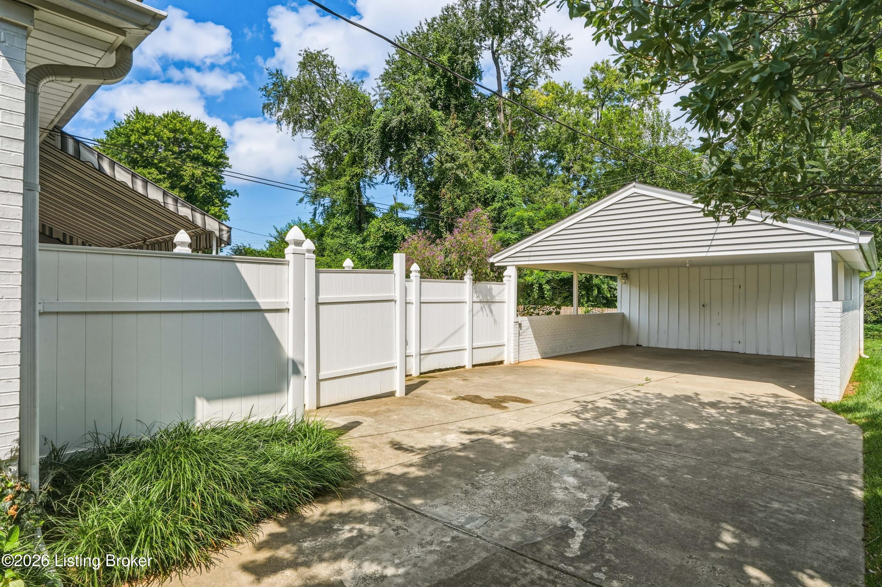 3717 Hillsboro Rd Property Photo 43