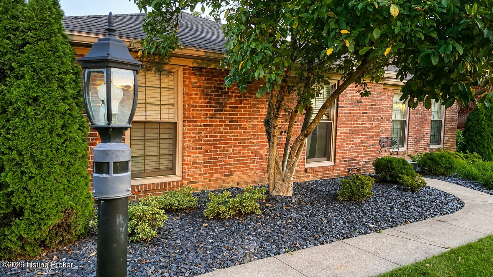 9402 Tiverton Way Property Photo 3