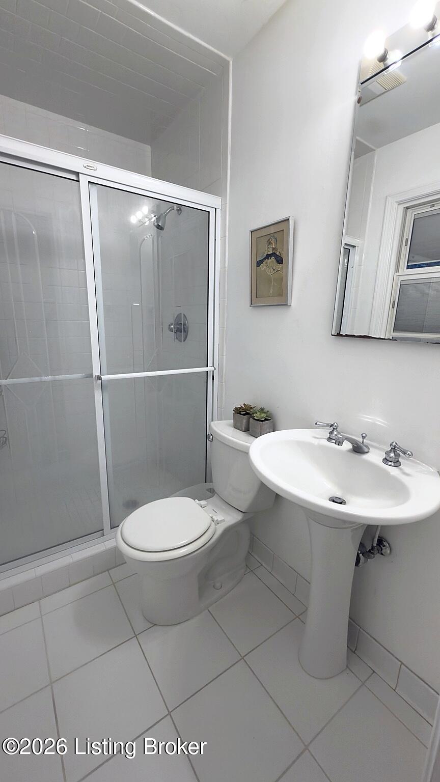 9402 Tiverton Way Property Photo 16