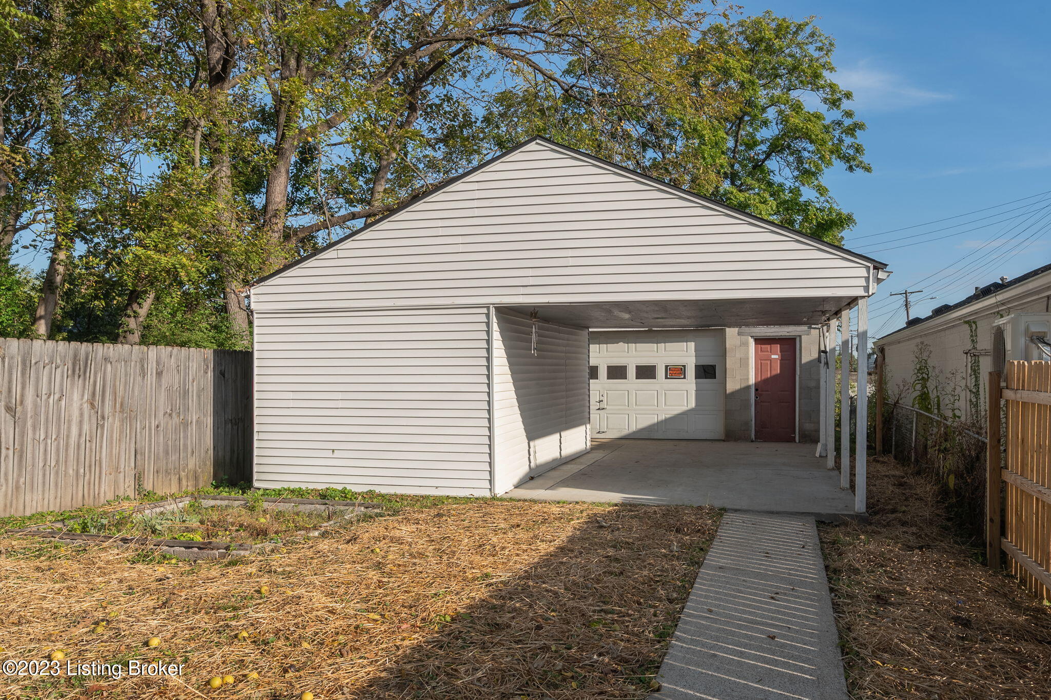 641 E Saint Catherine St Property Photo 5