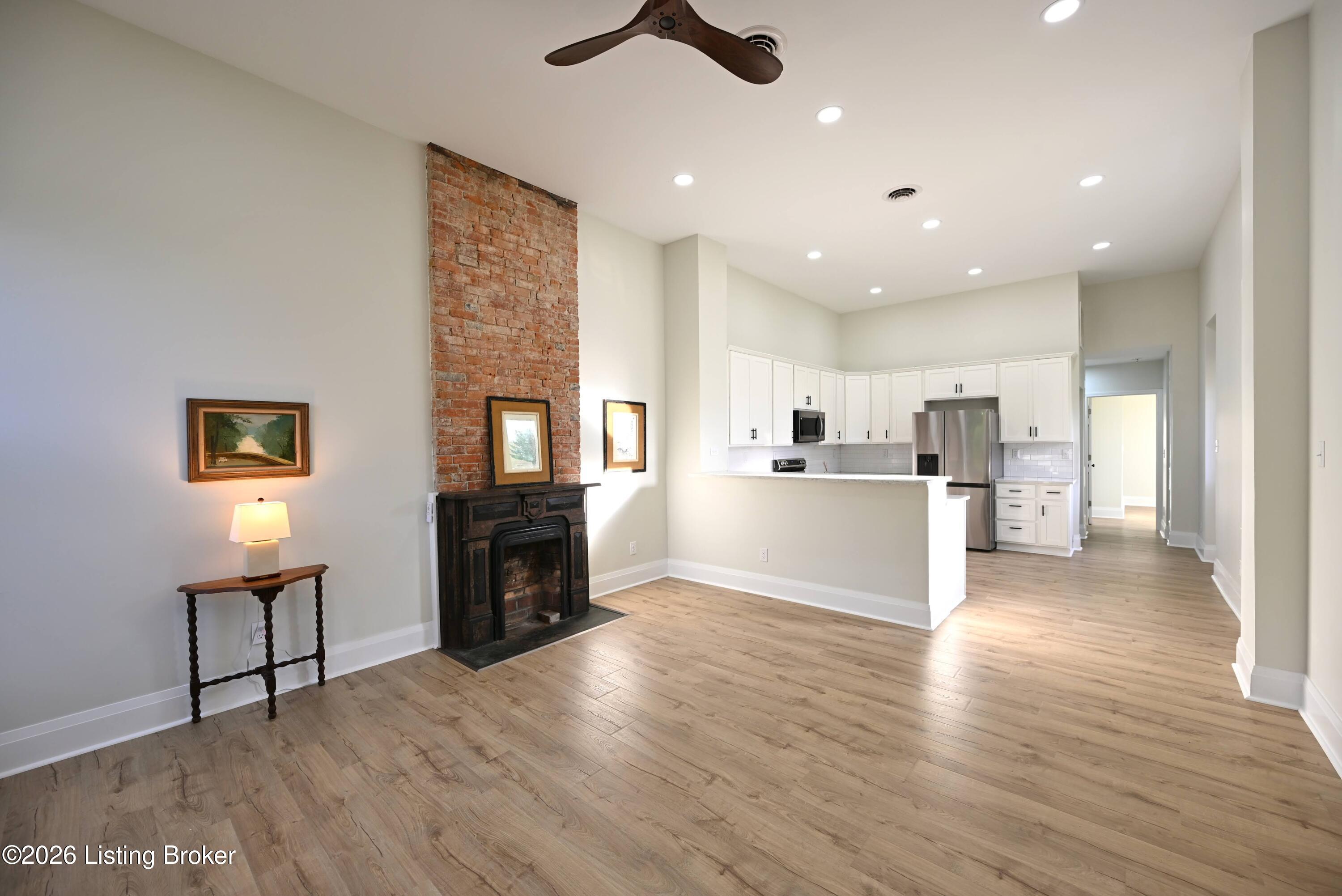 641 E Saint Catherine St Property Photo 10