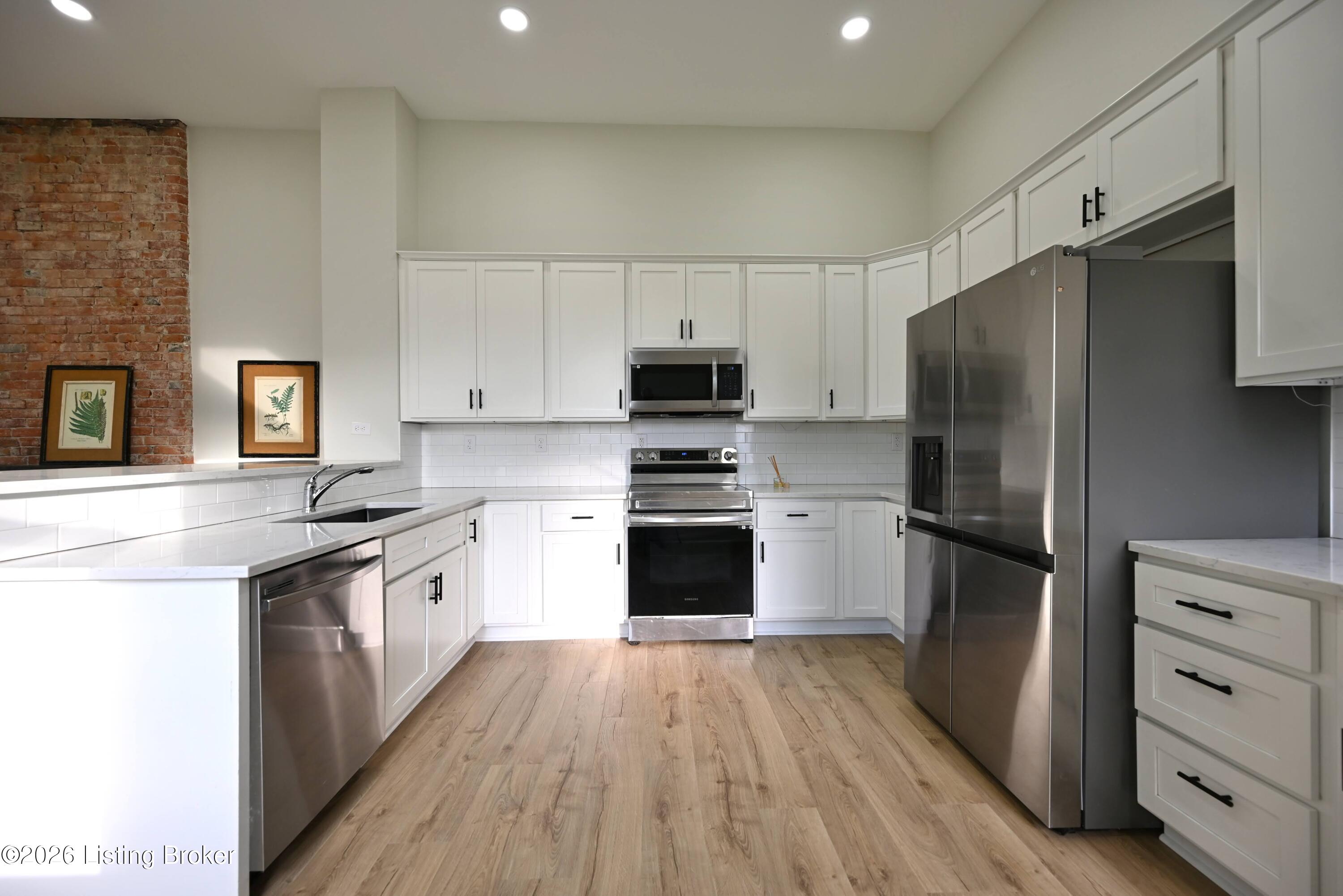 641 E Saint Catherine St Property Photo 16