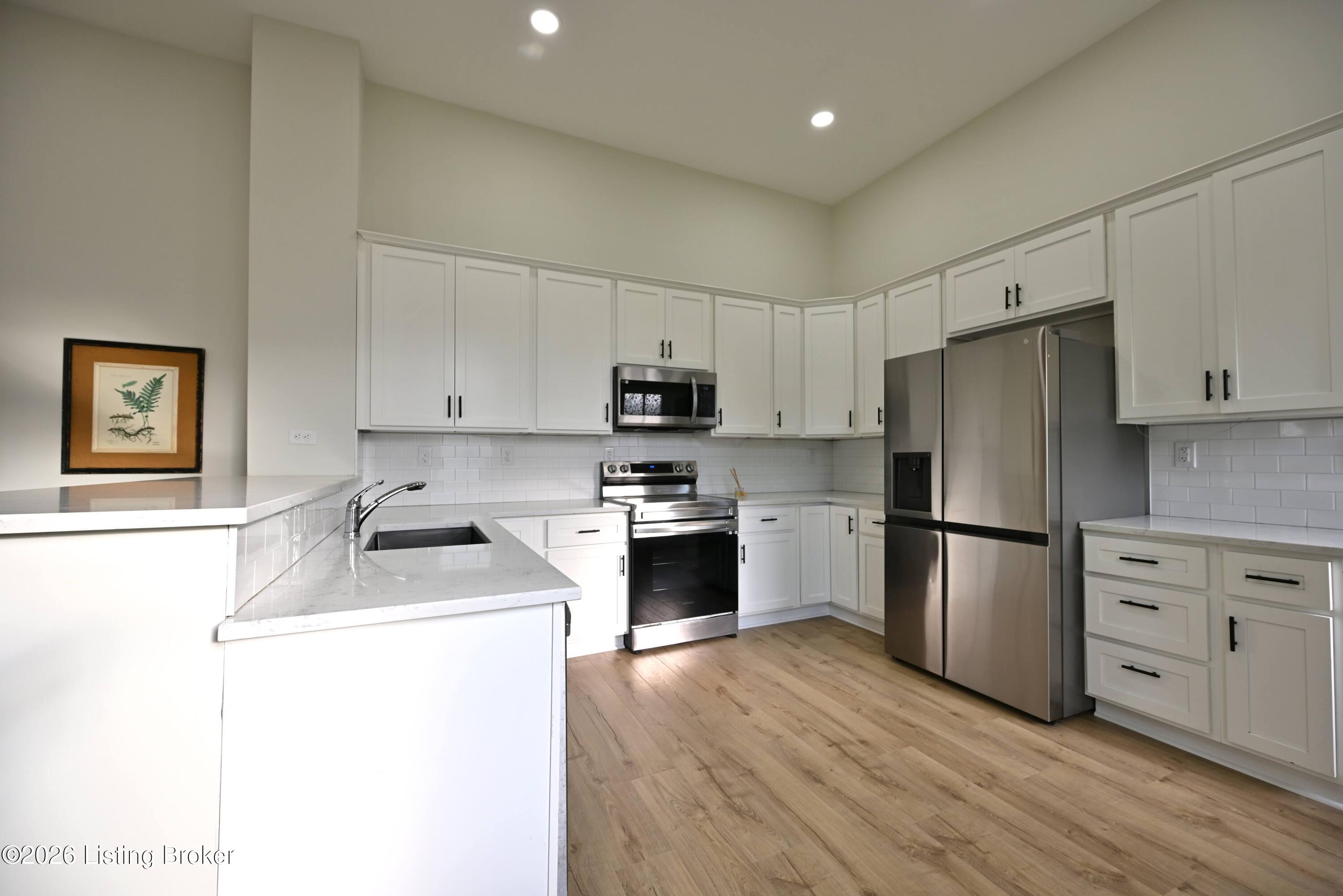 641 E Saint Catherine St Property Photo 17