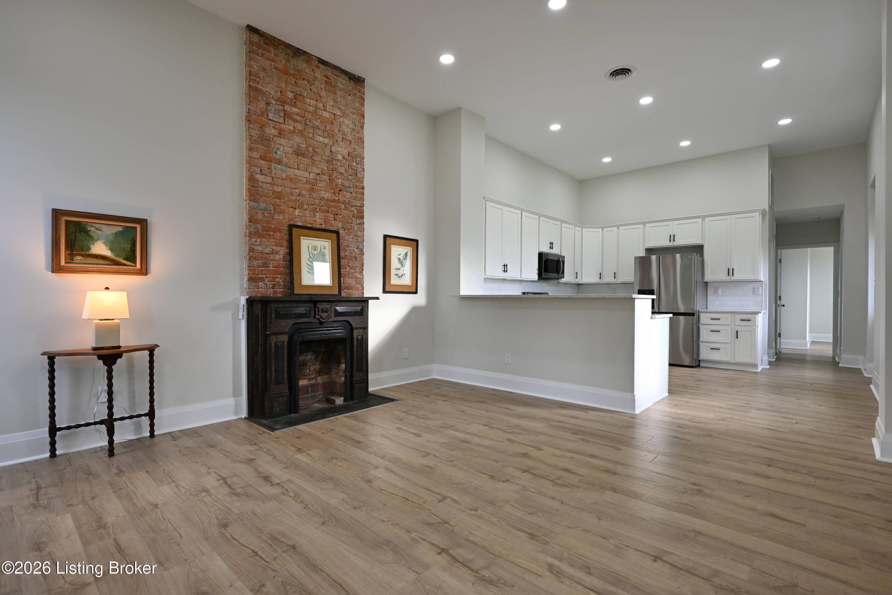 641 E Saint Catherine St Property Photo 18