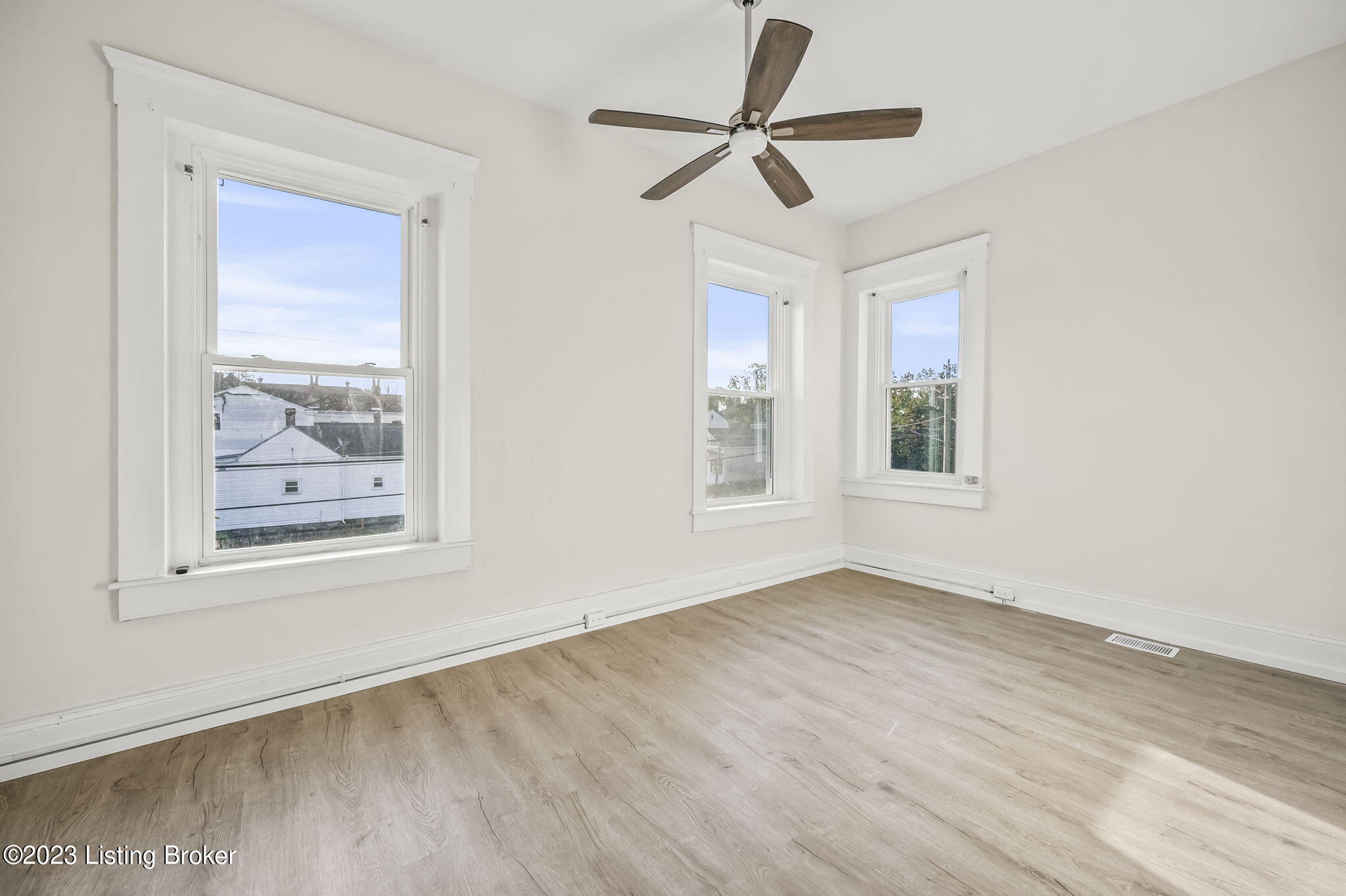 641 E Saint Catherine St Property Photo 36