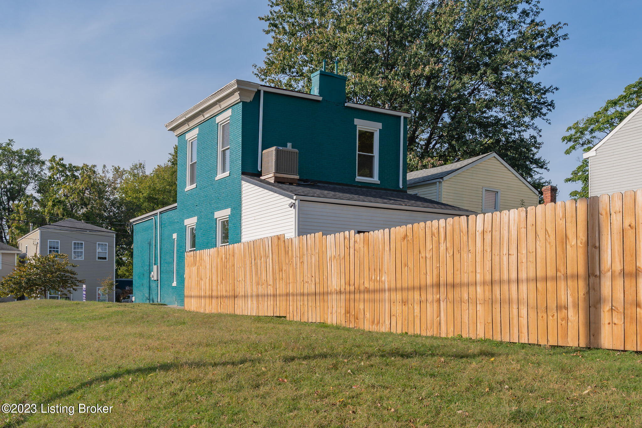 641 E Saint Catherine St Property Photo 45
