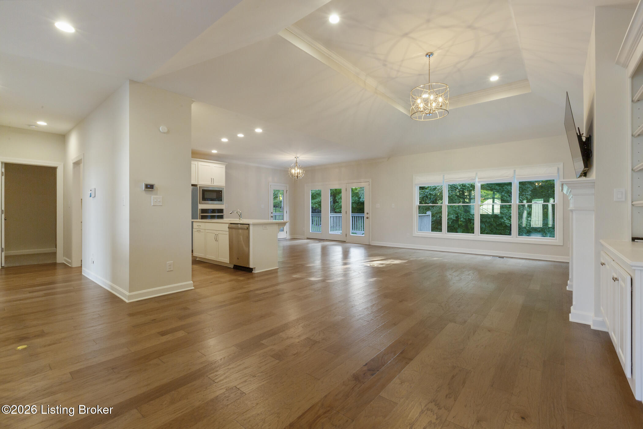 17216 Shakes Creek Dr Property Photo 10